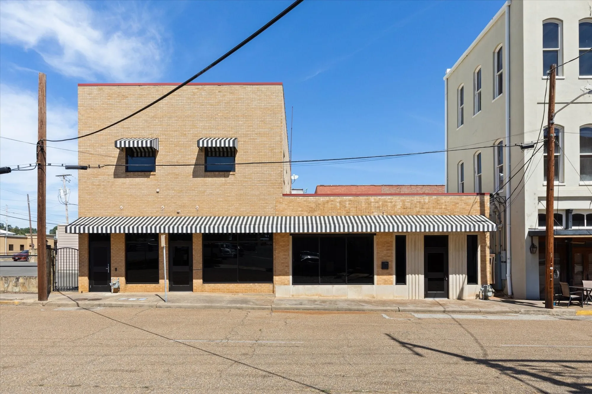 Office For Sale in Harrison County , 107 W Rusk, Marshall, Texas 75670, 0, 0, Garage spaces, 0 Sqft, built in 1940, mls#21398158, Real Estate Agent in Marshall, Homes For Sale in Harrison county, Homes For Sale in Marshall, Realtor in Marshall Texas, Real Estate Brokerage Independent Realty Texas, Luminita Cordes Realtor