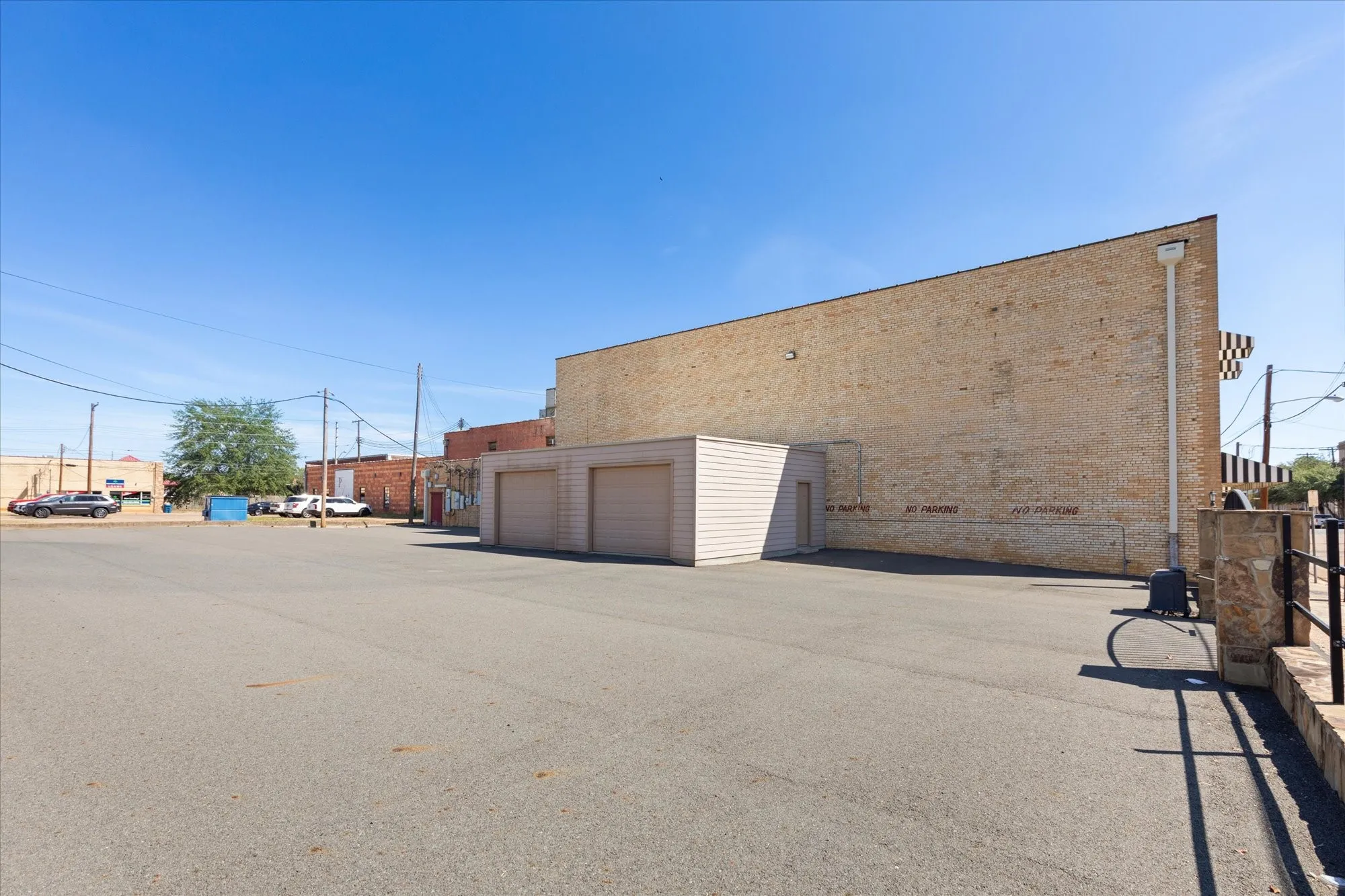 Office For Sale in Harrison County , 107 W Rusk, Marshall, Texas 75670, 0, 0, Garage spaces, 0 Sqft, built in 1940, mls#21398158, Real Estate Agent in Marshall, Homes For Sale in Harrison county, Homes For Sale in Marshall, Realtor in Marshall Texas, Real Estate Brokerage Independent Realty Texas, Luminita Cordes Realtor