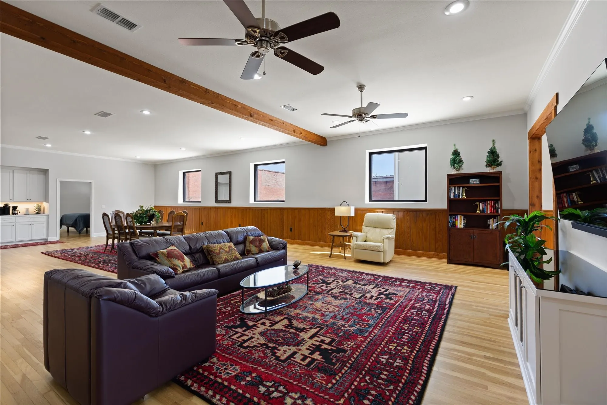Office For Sale in Harrison County , 107 W Rusk, Marshall, Texas 75670, 0, 0, Garage spaces, 0 Sqft, built in 1940, mls#21398158, Real Estate Agent in Marshall, Homes For Sale in Harrison county, Homes For Sale in Marshall, Realtor in Marshall Texas, Real Estate Brokerage Independent Realty Texas, Luminita Cordes Realtor