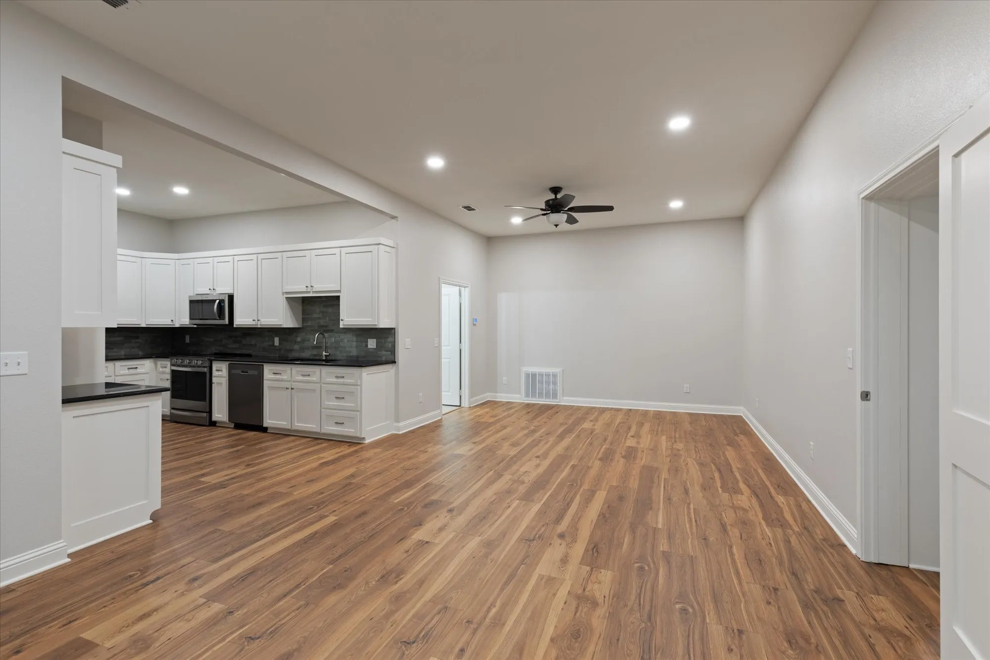 Office For Sale in Harrison County , 107 W Rusk, Marshall, Texas 75670, 0, 0, Garage spaces, 0 Sqft, built in 1940, mls#21398158, Real Estate Agent in Marshall, Homes For Sale in Harrison county, Homes For Sale in Marshall, Realtor in Marshall Texas, Real Estate Brokerage Independent Realty Texas, Luminita Cordes Realtor