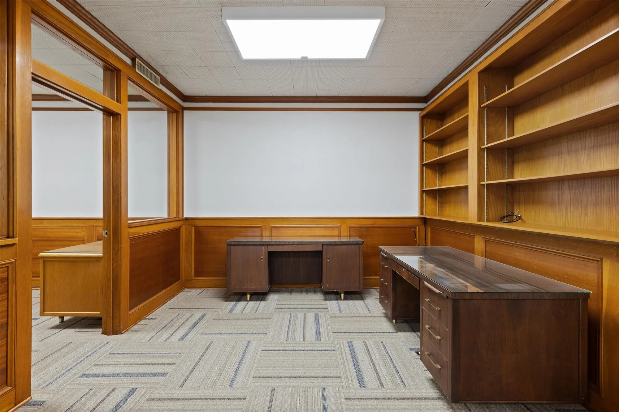 Office For Sale in Harrison County , 107 W Rusk, Marshall, Texas 75670, 0, 0, Garage spaces, 0 Sqft, built in 1940, mls#21398158, Real Estate Agent in Marshall, Homes For Sale in Harrison county, Homes For Sale in Marshall, Realtor in Marshall Texas, Real Estate Brokerage Independent Realty Texas, Luminita Cordes Realtor