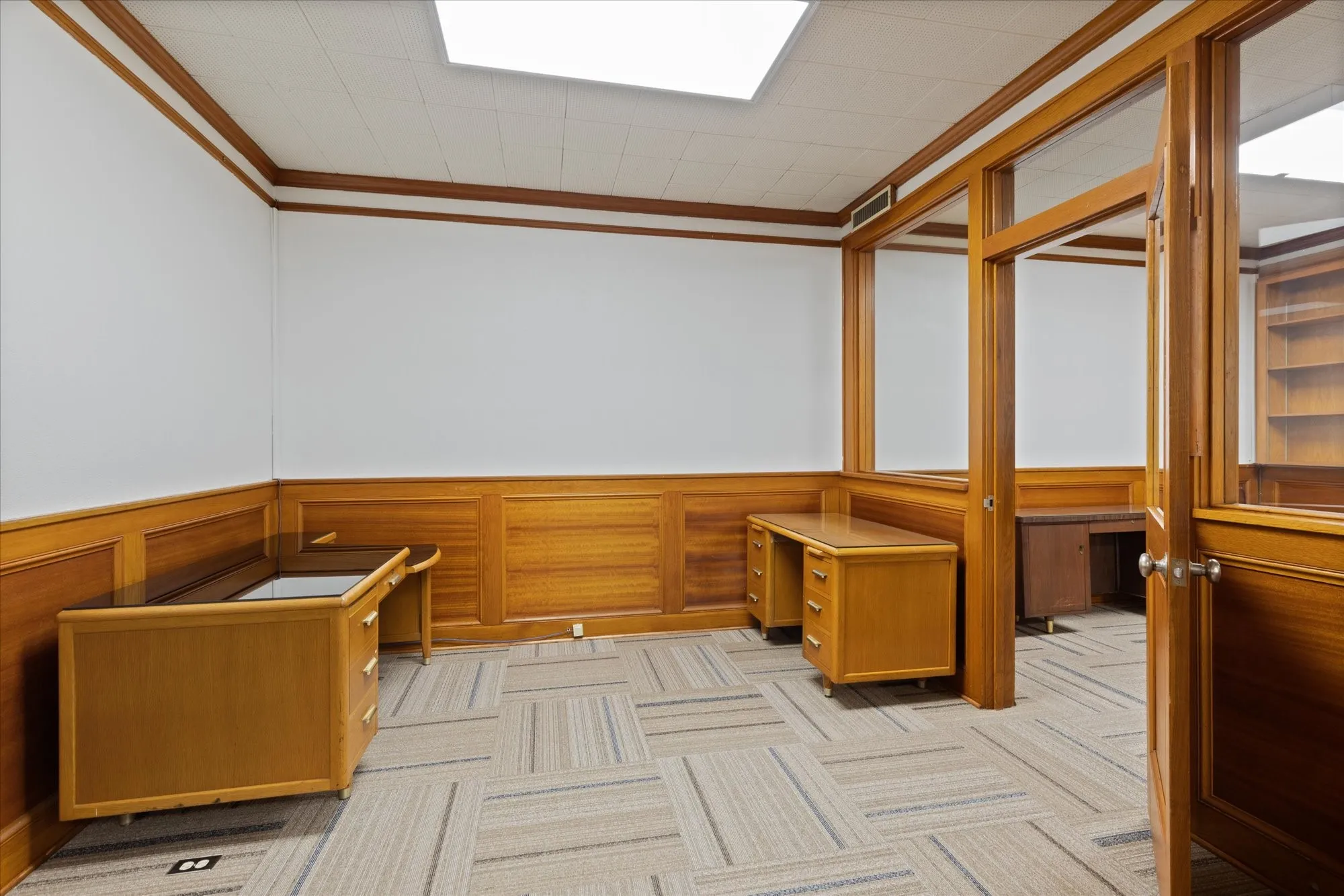 Office For Sale in Harrison County , 107 W Rusk, Marshall, Texas 75670, 0, 0, Garage spaces, 0 Sqft, built in 1940, mls#21398158, Real Estate Agent in Marshall, Homes For Sale in Harrison county, Homes For Sale in Marshall, Realtor in Marshall Texas, Real Estate Brokerage Independent Realty Texas, Luminita Cordes Realtor