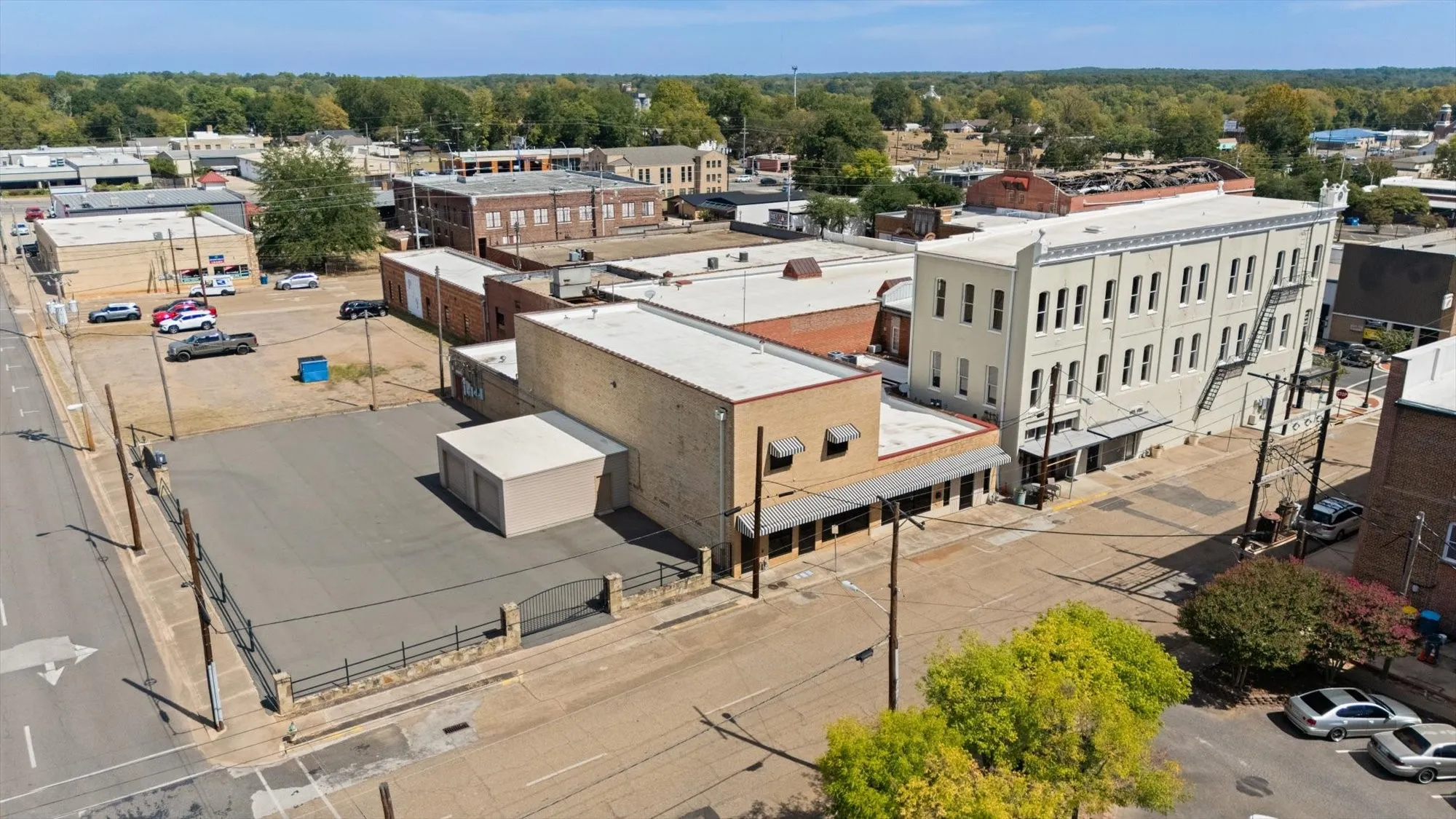 Office For Sale in Harrison County , 107 W Rusk, Marshall, Texas 75670, 0, 0, Garage spaces, 0 Sqft, built in 1940, mls#21398158, Real Estate Agent in Marshall, Homes For Sale in Harrison county, Homes For Sale in Marshall, Realtor in Marshall Texas, Real Estate Brokerage Independent Realty Texas, Luminita Cordes Realtor