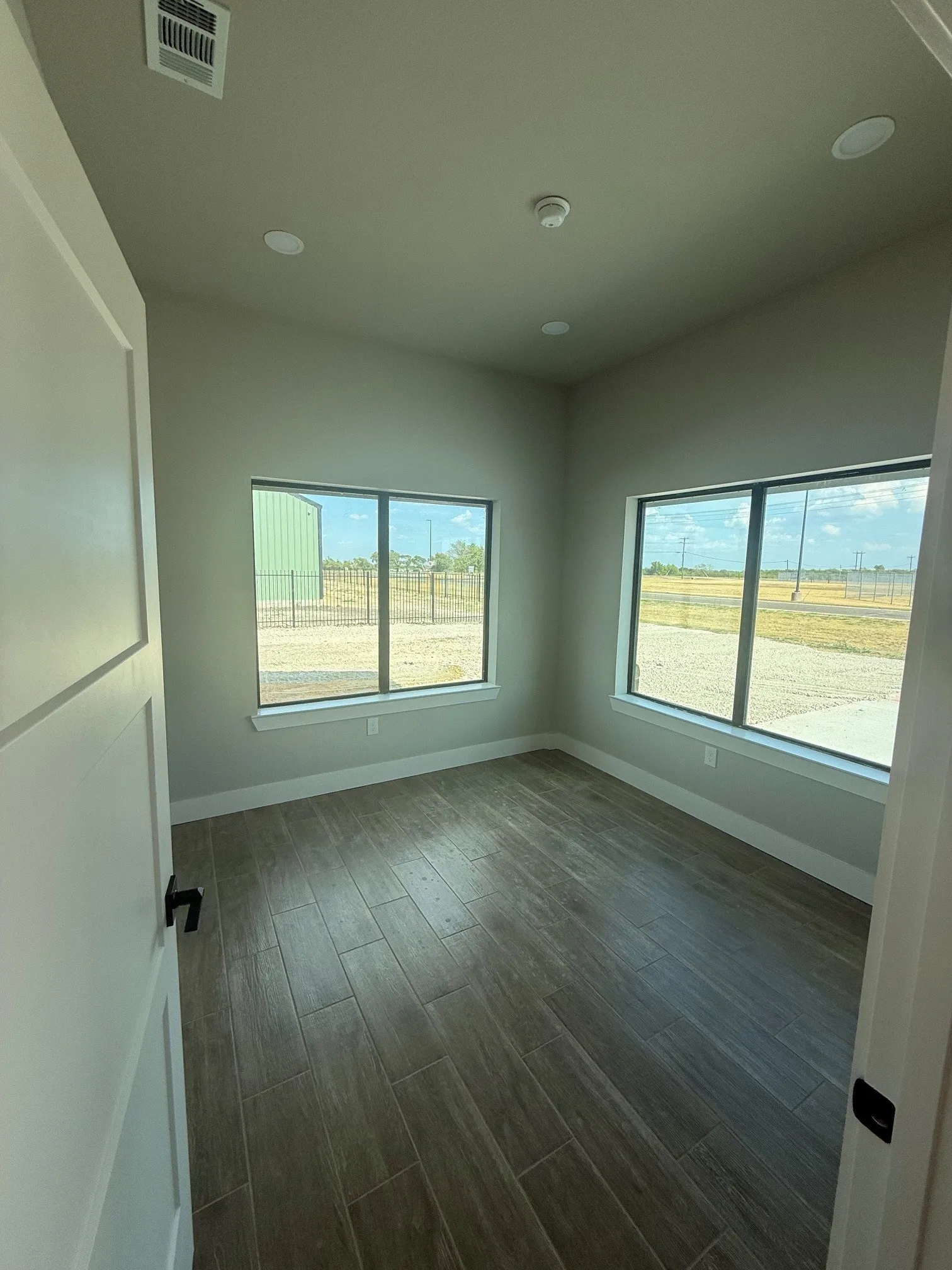 Industrial For Rent in Ellis County , 721 Perimeter, Waxahachie, Texas 75167, 0, 0, Garage spaces, 0 Sqft, built in 2026, mls#21402100, Real Estate Agent in Waxahachie, Homes For Rent in Ellis county, Homes For Rent in Waxahachie, Realtor in Waxahachie Texas, Real Estate Brokerage Independent Realty Texas, Luminita Cordes Realtor