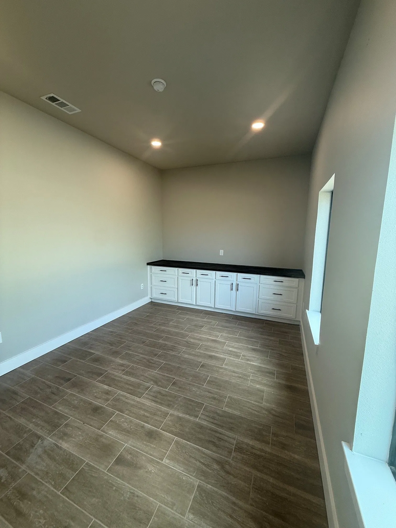 Industrial For Rent in Ellis County , 721 Perimeter, Waxahachie, Texas 75167, 0, 0, Garage spaces, 0 Sqft, built in 2026, mls#21402100, Real Estate Agent in Waxahachie, Homes For Rent in Ellis county, Homes For Rent in Waxahachie, Realtor in Waxahachie Texas, Real Estate Brokerage Independent Realty Texas, Luminita Cordes Realtor