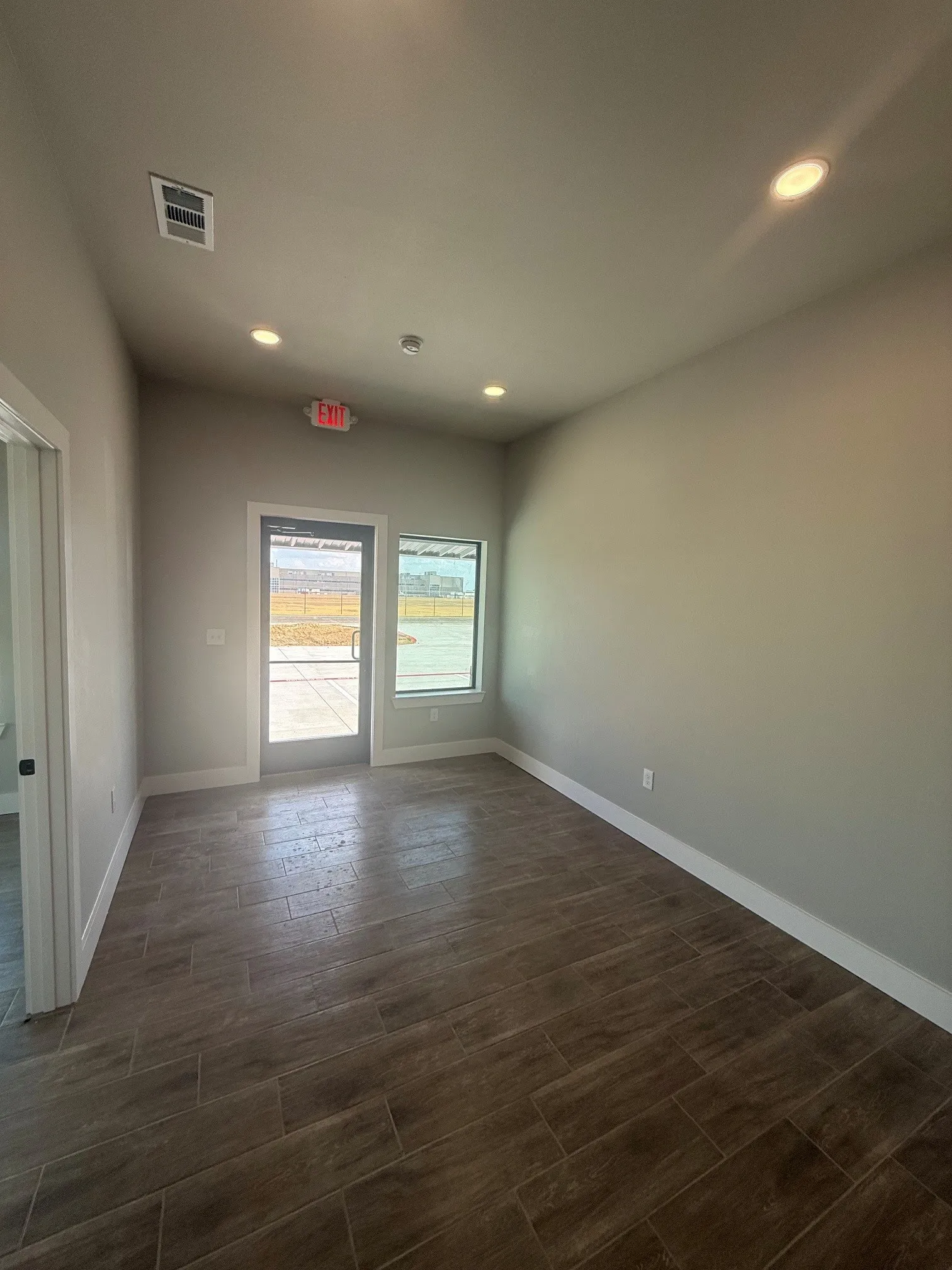 Industrial For Rent in Ellis County , 721 Perimeter, Waxahachie, Texas 75167, 0, 0, Garage spaces, 0 Sqft, built in 2026, mls#21402100, Real Estate Agent in Waxahachie, Homes For Rent in Ellis county, Homes For Rent in Waxahachie, Realtor in Waxahachie Texas, Real Estate Brokerage Independent Realty Texas, Luminita Cordes Realtor