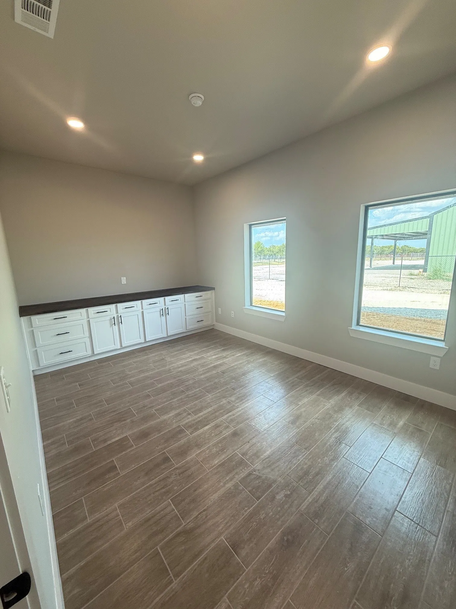 Industrial For Rent in Ellis County , 721 Perimeter, Waxahachie, Texas 75167, 0, 0, Garage spaces, 0 Sqft, built in 2026, mls#21402100, Real Estate Agent in Waxahachie, Homes For Rent in Ellis county, Homes For Rent in Waxahachie, Realtor in Waxahachie Texas, Real Estate Brokerage Independent Realty Texas, Luminita Cordes Realtor