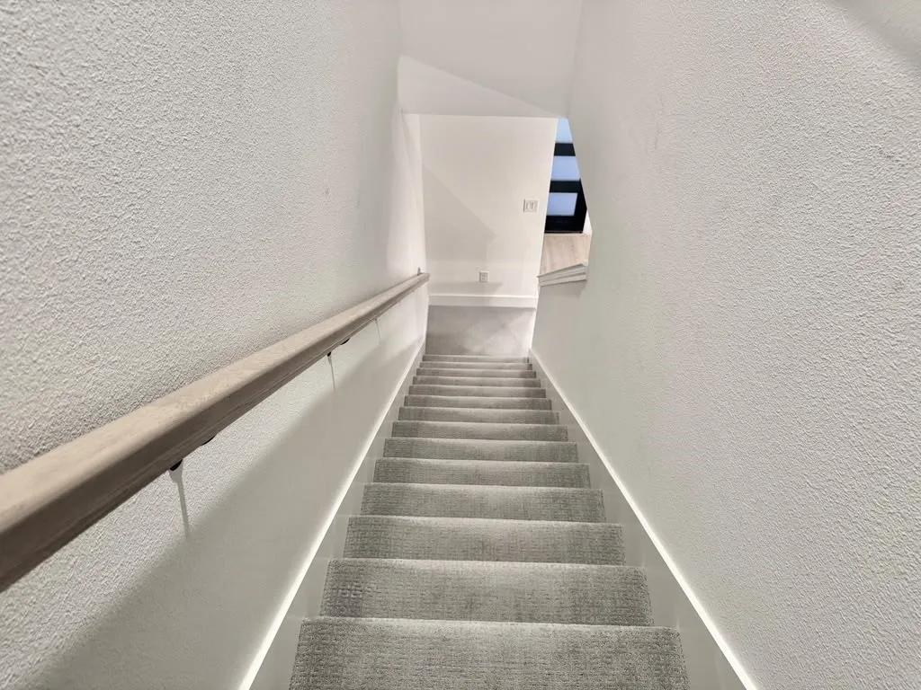 Townhouse For Rent in Tarrant County , 3433 Vista Highlands Lane, Fort Worth, Texas 76135, 3 Bedroom, 3 Bathroom, 2 Garage spaces, 1,670 Sqft, built in 2023, mls#21401646, Real Estate Agent in Fort Worth, Homes For Rent in Tarrant county, Homes For Rent in Fort Worth, Realtor in Fort Worth Texas, Real Estate Brokerage Independent Realty Texas, Luminita Cordes Realtor