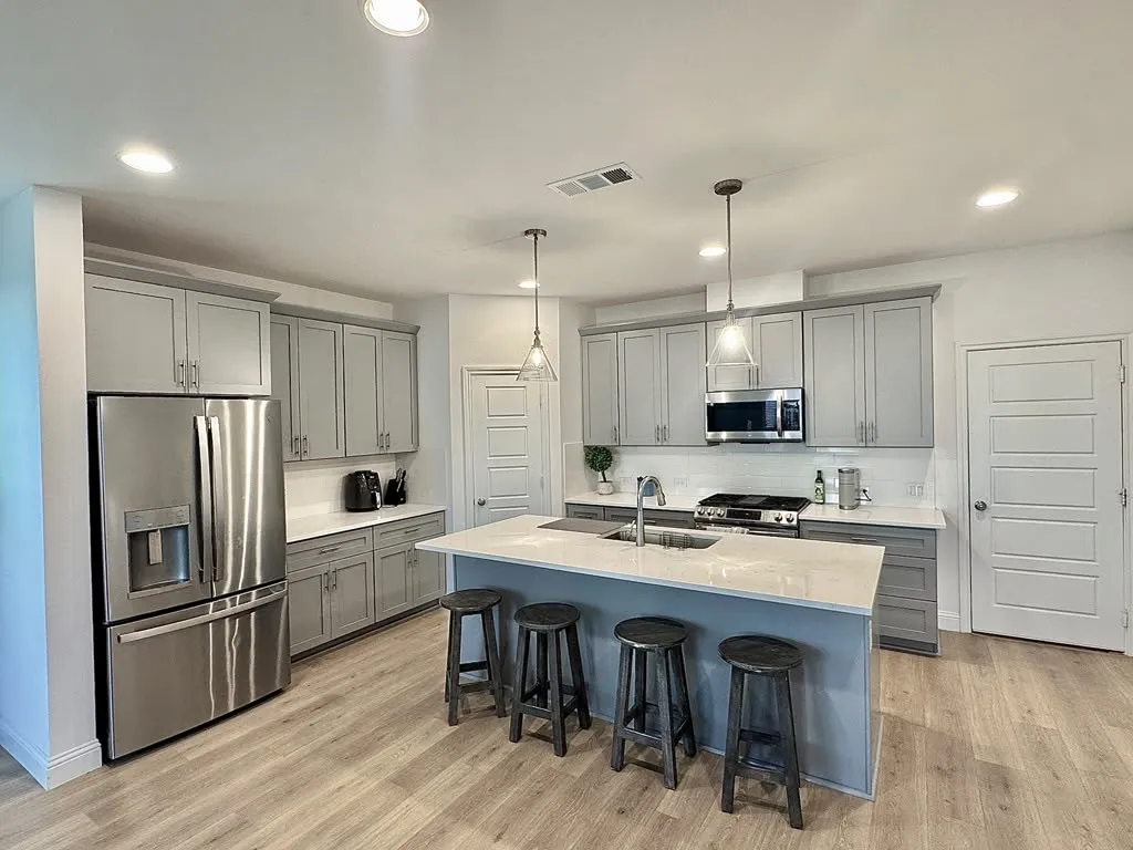 Townhouse For Rent in Tarrant County , 3433 Vista Highlands Lane, Fort Worth, Texas 76135, 3 Bedroom, 3 Bathroom, 2 Garage spaces, 1,670 Sqft, built in 2023, mls#21401646, Real Estate Agent in Fort Worth, Homes For Rent in Tarrant county, Homes For Rent in Fort Worth, Realtor in Fort Worth Texas, Real Estate Brokerage Independent Realty Texas, Luminita Cordes Realtor