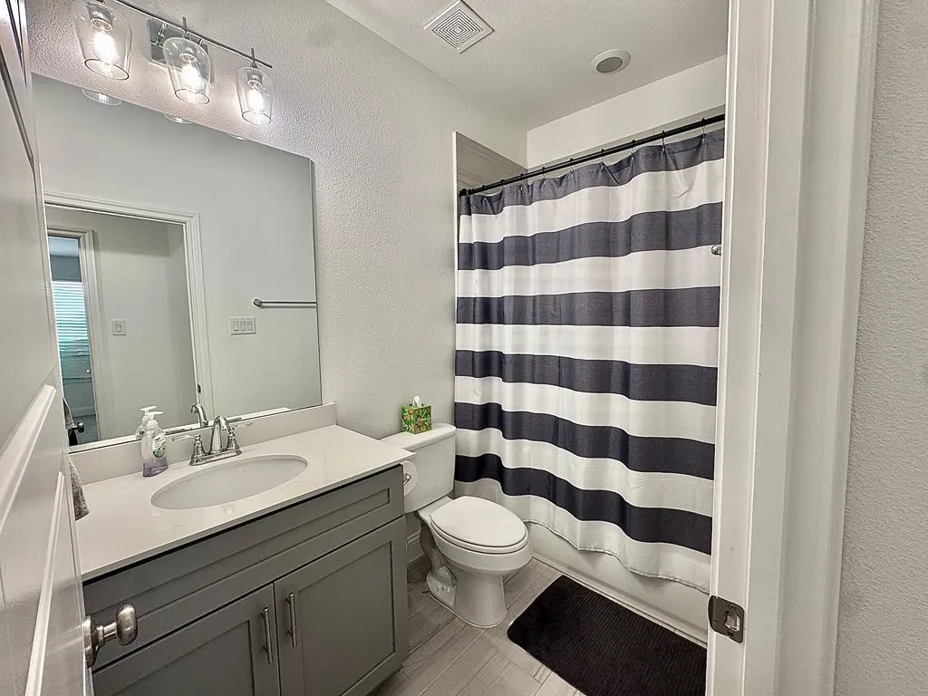 Townhouse For Rent in Tarrant County , 3433 Vista Highlands Lane, Fort Worth, Texas 76135, 3 Bedroom, 3 Bathroom, 2 Garage spaces, 1,670 Sqft, built in 2023, mls#21401646, Real Estate Agent in Fort Worth, Homes For Rent in Tarrant county, Homes For Rent in Fort Worth, Realtor in Fort Worth Texas, Real Estate Brokerage Independent Realty Texas, Luminita Cordes Realtor