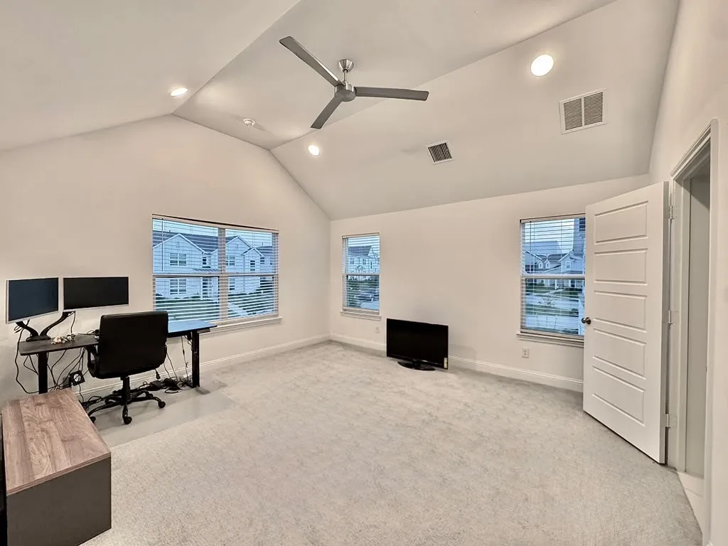 Townhouse For Rent in Tarrant County , 3433 Vista Highlands Lane, Fort Worth, Texas 76135, 3 Bedroom, 3 Bathroom, 2 Garage spaces, 1,670 Sqft, built in 2023, mls#21401646, Real Estate Agent in Fort Worth, Homes For Rent in Tarrant county, Homes For Rent in Fort Worth, Realtor in Fort Worth Texas, Real Estate Brokerage Independent Realty Texas, Luminita Cordes Realtor