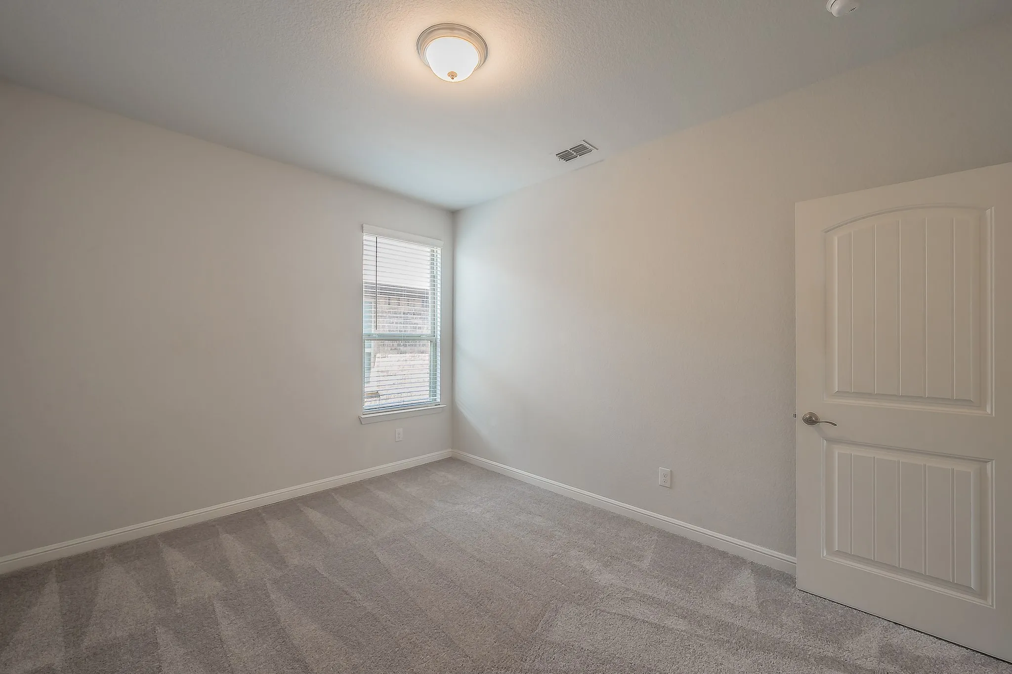 Single Family Residence For Sale in Denton County , 300 Oakbluff Drive, Denton, Texas 76210, 4 Bedroom, 3 Bathroom, 2 Garage spaces, 2,481 Sqft, built in 2019, mls#21397837, Real Estate Agent in Denton, Homes For Sale in Denton county, Homes For Sale in Denton, Realtor in Denton Texas, Real Estate Brokerage Independent Realty Texas, Luminita Cordes Realtor