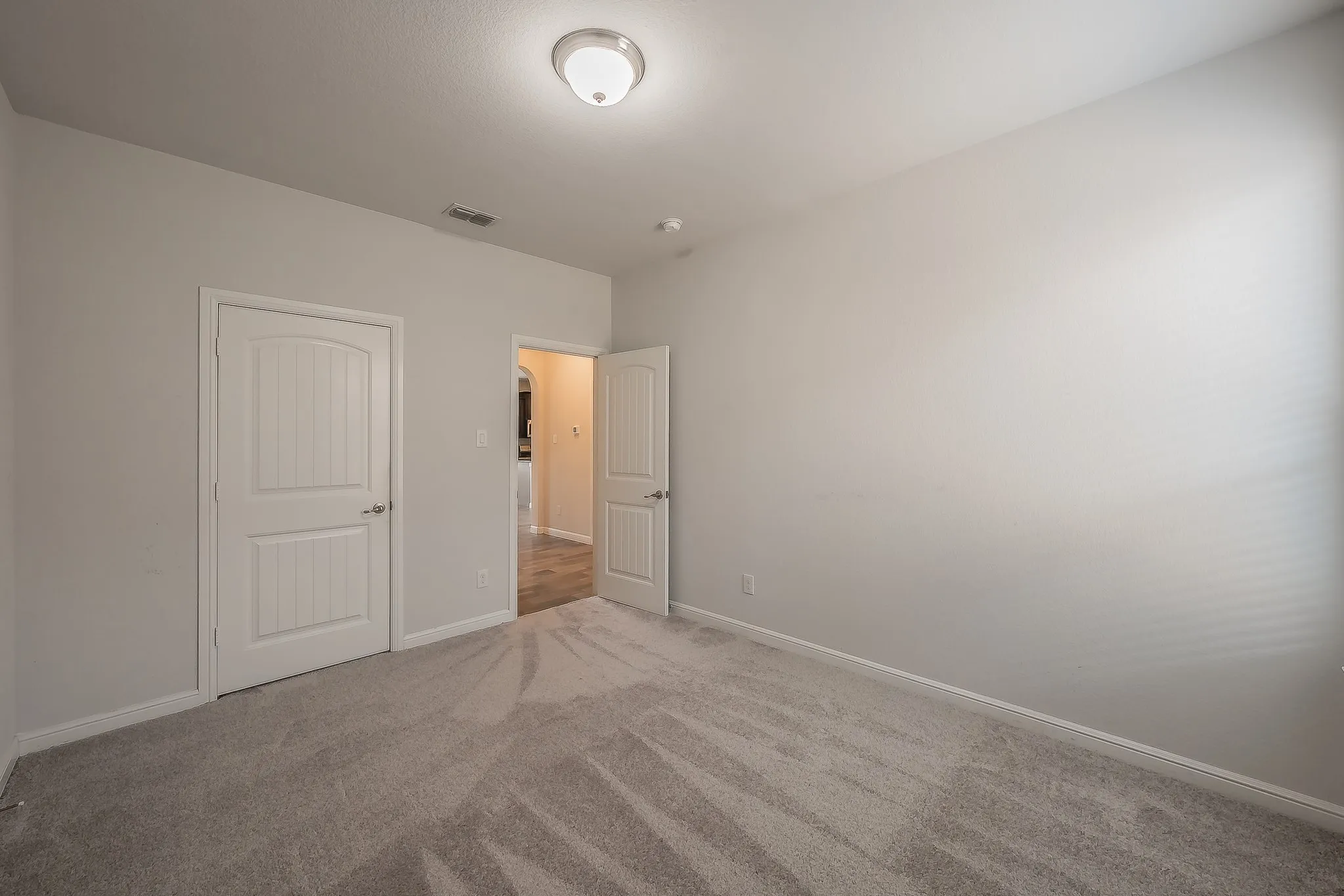 Single Family Residence For Sale in Denton County , 300 Oakbluff Drive, Denton, Texas 76210, 4 Bedroom, 3 Bathroom, 2 Garage spaces, 2,481 Sqft, built in 2019, mls#21397837, Real Estate Agent in Denton, Homes For Sale in Denton county, Homes For Sale in Denton, Realtor in Denton Texas, Real Estate Brokerage Independent Realty Texas, Luminita Cordes Realtor