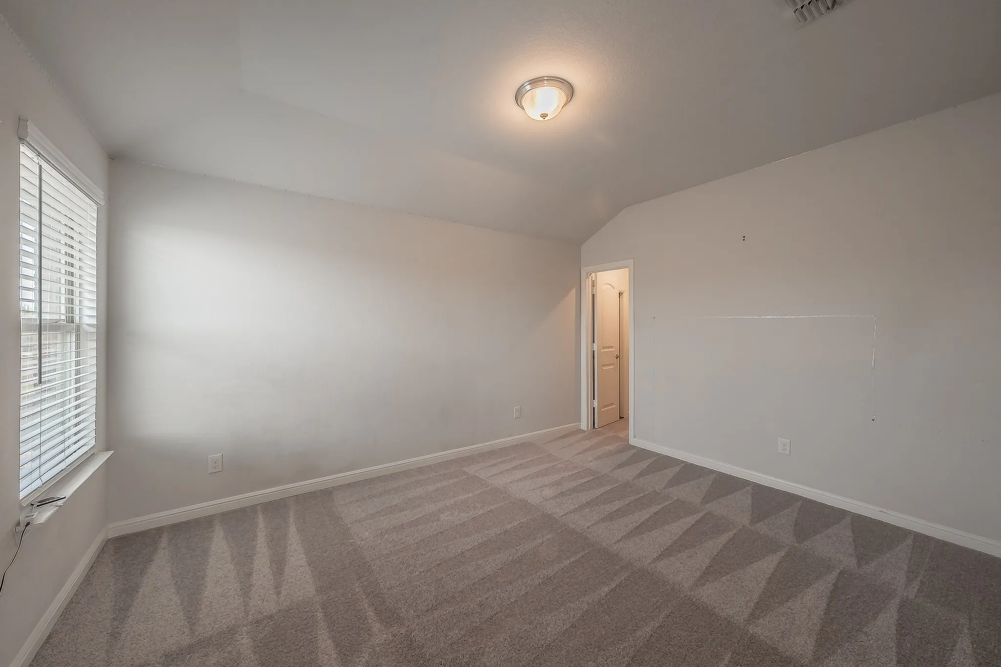 Single Family Residence For Sale in Denton County , 300 Oakbluff Drive, Denton, Texas 76210, 4 Bedroom, 3 Bathroom, 2 Garage spaces, 2,481 Sqft, built in 2019, mls#21397837, Real Estate Agent in Denton, Homes For Sale in Denton county, Homes For Sale in Denton, Realtor in Denton Texas, Real Estate Brokerage Independent Realty Texas, Luminita Cordes Realtor
