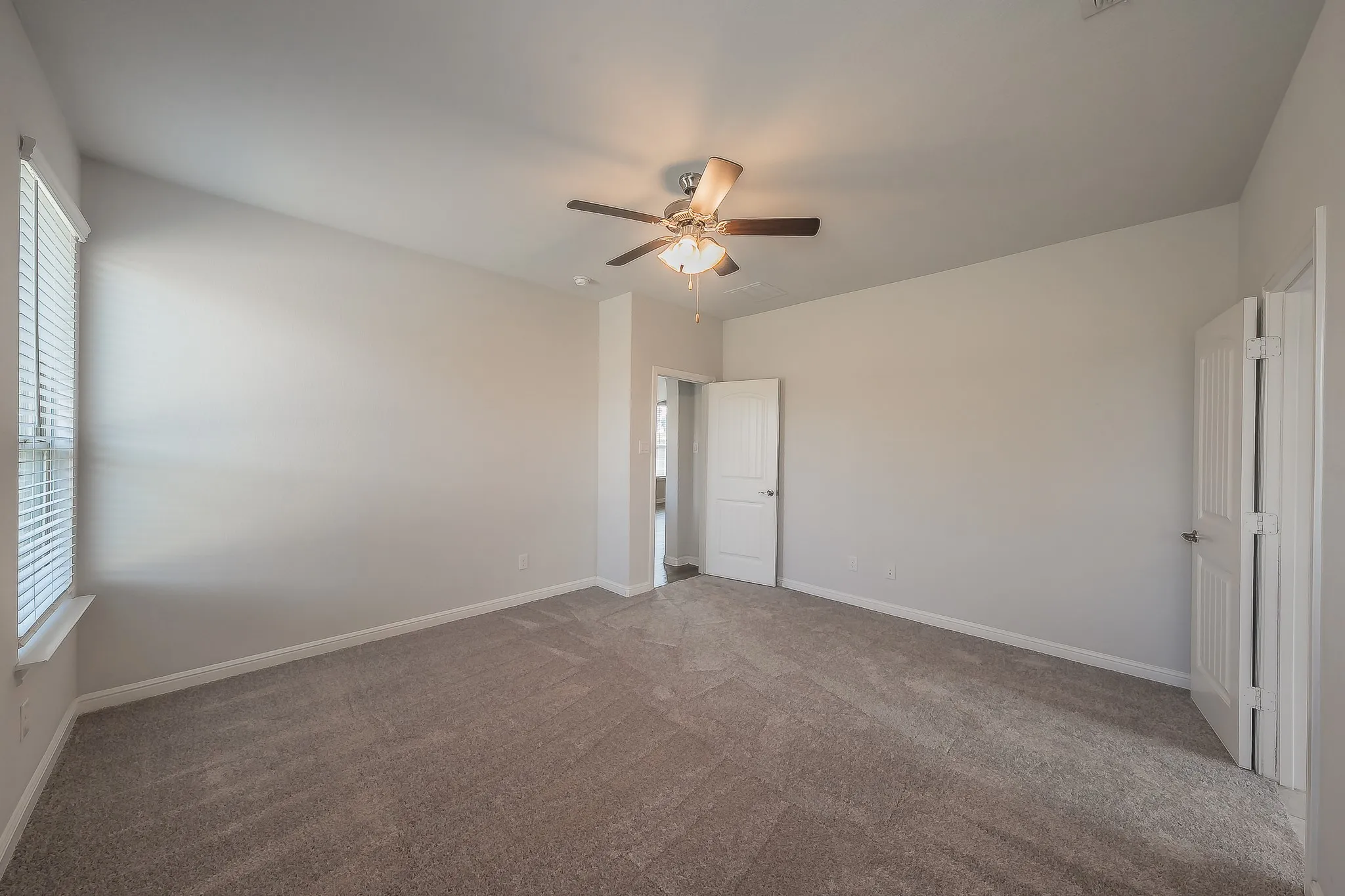 Single Family Residence For Sale in Denton County , 300 Oakbluff Drive, Denton, Texas 76210, 4 Bedroom, 3 Bathroom, 2 Garage spaces, 2,481 Sqft, built in 2019, mls#21397837, Real Estate Agent in Denton, Homes For Sale in Denton county, Homes For Sale in Denton, Realtor in Denton Texas, Real Estate Brokerage Independent Realty Texas, Luminita Cordes Realtor