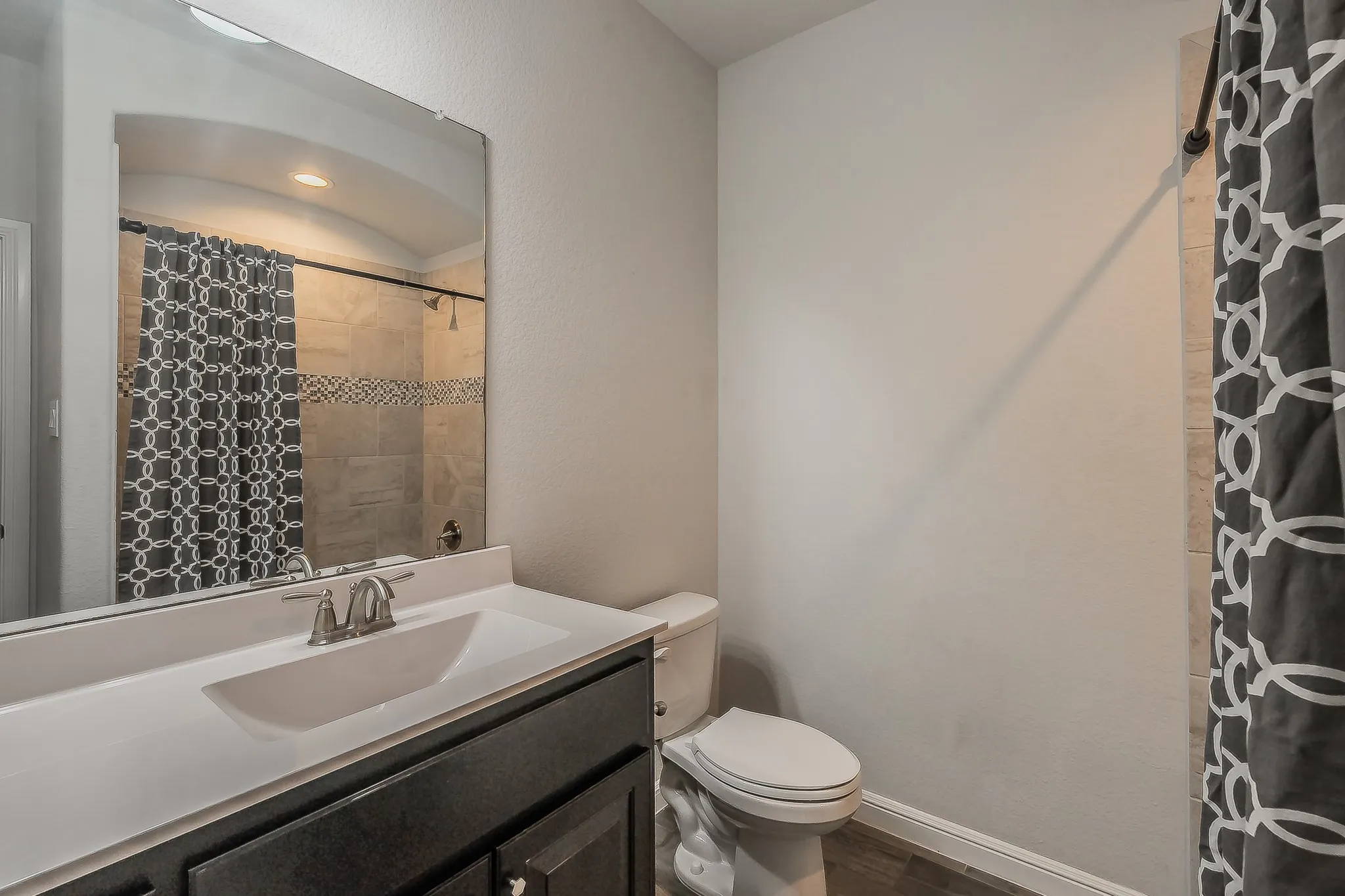 Single Family Residence For Sale in Denton County , 300 Oakbluff Drive, Denton, Texas 76210, 4 Bedroom, 3 Bathroom, 2 Garage spaces, 2,481 Sqft, built in 2019, mls#21397837, Real Estate Agent in Denton, Homes For Sale in Denton county, Homes For Sale in Denton, Realtor in Denton Texas, Real Estate Brokerage Independent Realty Texas, Luminita Cordes Realtor
