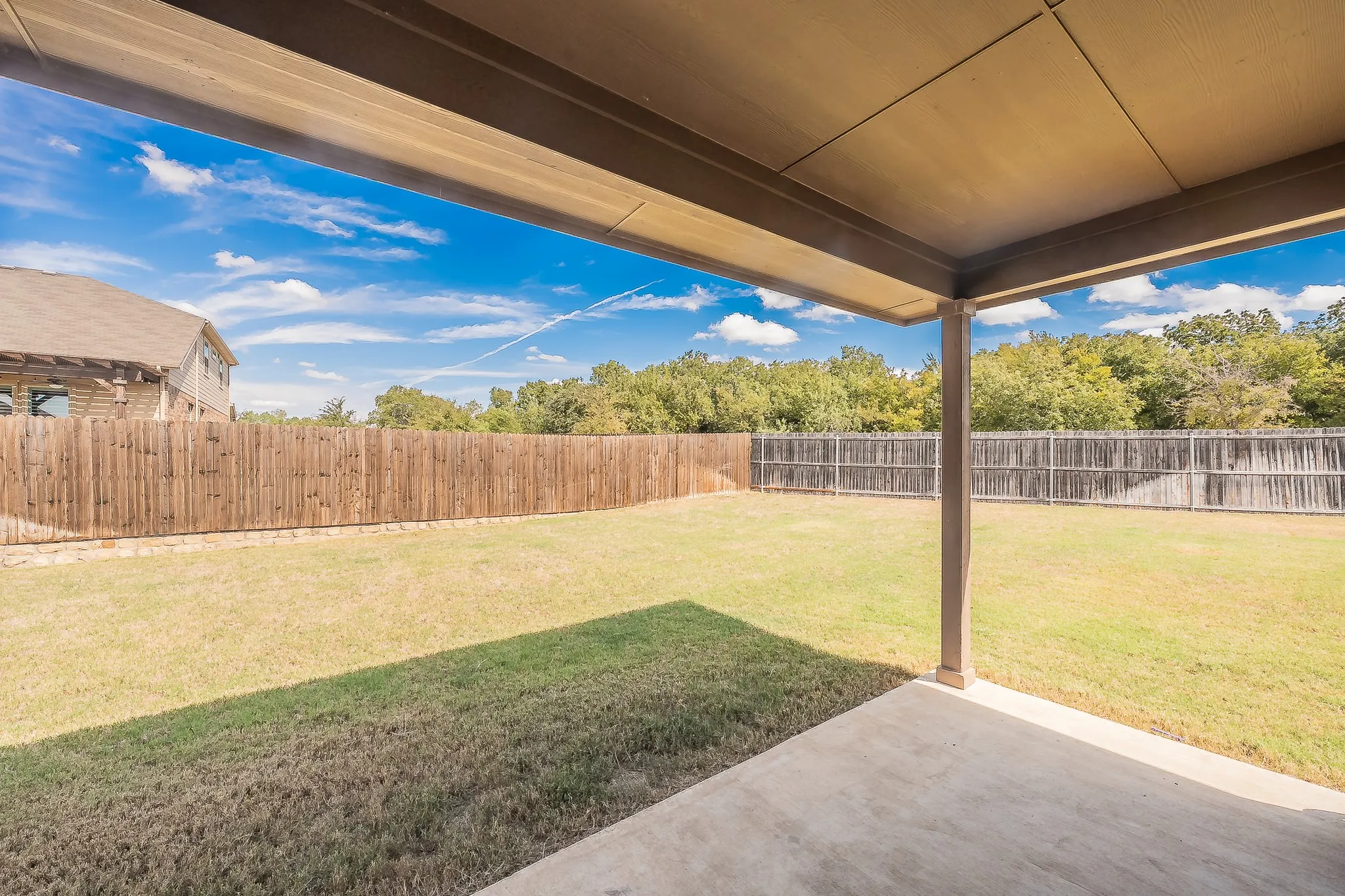 Single Family Residence For Sale in Denton County , 300 Oakbluff Drive, Denton, Texas 76210, 4 Bedroom, 3 Bathroom, 2 Garage spaces, 2,481 Sqft, built in 2019, mls#21397837, Real Estate Agent in Denton, Homes For Sale in Denton county, Homes For Sale in Denton, Realtor in Denton Texas, Real Estate Brokerage Independent Realty Texas, Luminita Cordes Realtor