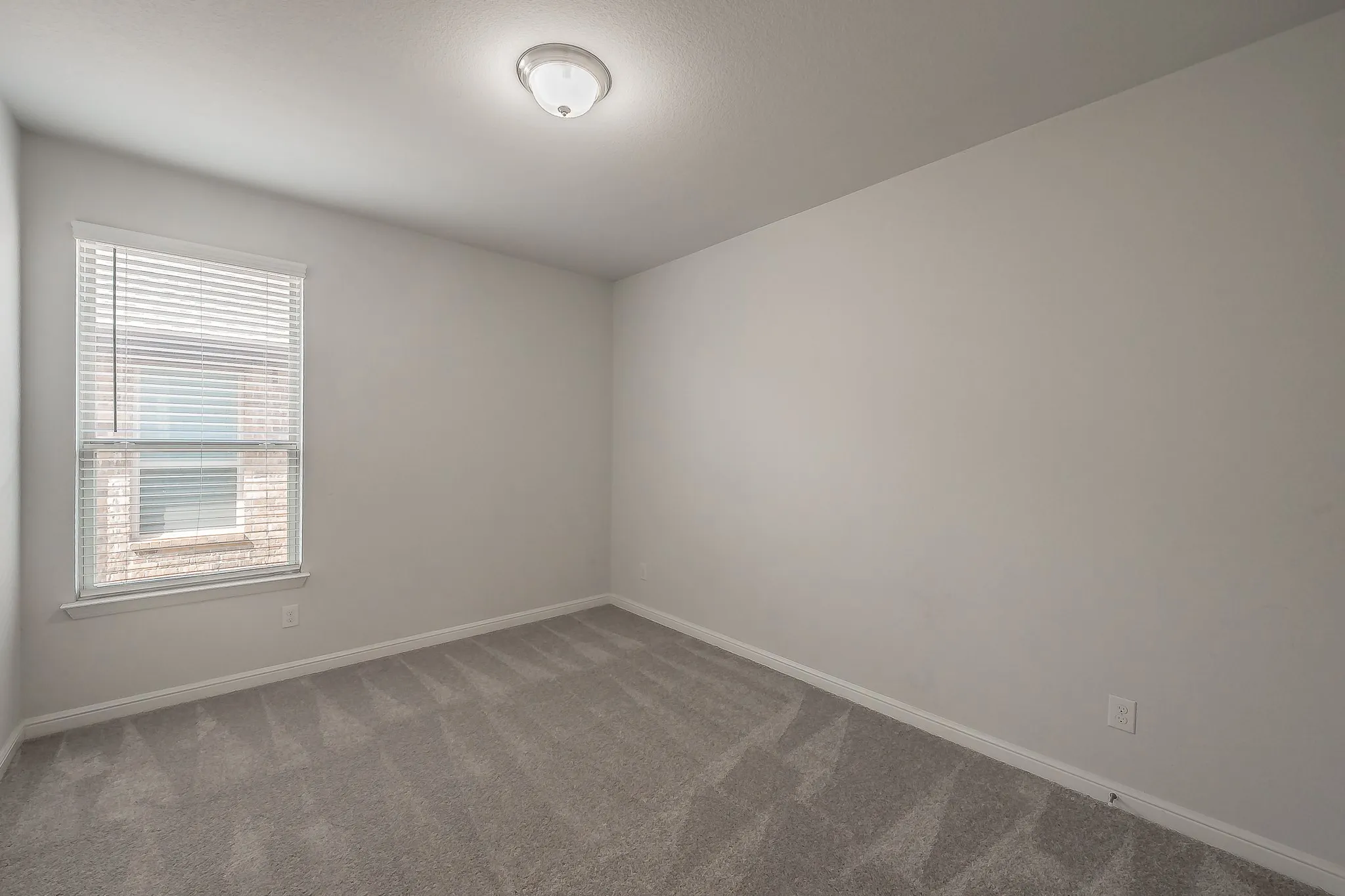 Single Family Residence For Sale in Denton County , 300 Oakbluff Drive, Denton, Texas 76210, 4 Bedroom, 3 Bathroom, 2 Garage spaces, 2,481 Sqft, built in 2019, mls#21397837, Real Estate Agent in Denton, Homes For Sale in Denton county, Homes For Sale in Denton, Realtor in Denton Texas, Real Estate Brokerage Independent Realty Texas, Luminita Cordes Realtor