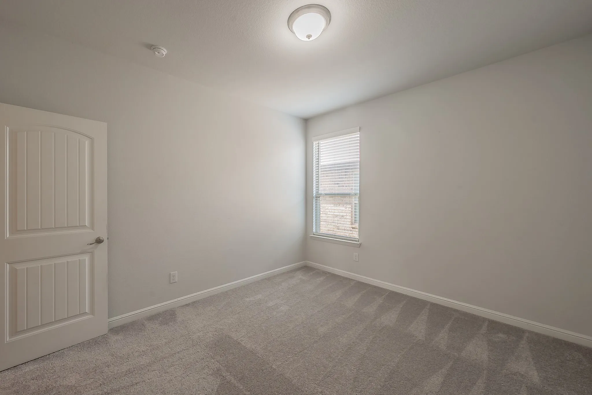 Single Family Residence For Sale in Denton County , 300 Oakbluff Drive, Denton, Texas 76210, 4 Bedroom, 3 Bathroom, 2 Garage spaces, 2,481 Sqft, built in 2019, mls#21397837, Real Estate Agent in Denton, Homes For Sale in Denton county, Homes For Sale in Denton, Realtor in Denton Texas, Real Estate Brokerage Independent Realty Texas, Luminita Cordes Realtor