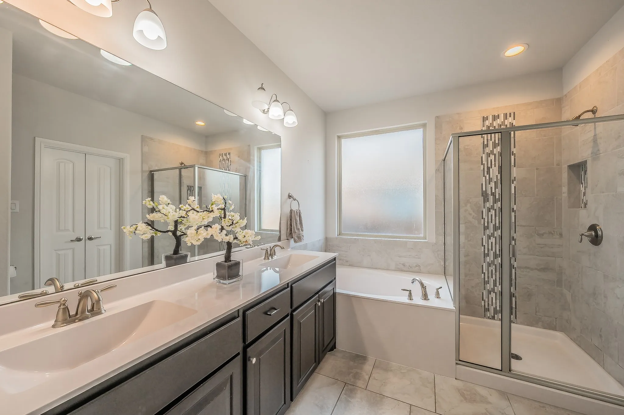 Single Family Residence For Sale in Denton County , 300 Oakbluff Drive, Denton, Texas 76210, 4 Bedroom, 3 Bathroom, 2 Garage spaces, 2,481 Sqft, built in 2019, mls#21397837, Real Estate Agent in Denton, Homes For Sale in Denton county, Homes For Sale in Denton, Realtor in Denton Texas, Real Estate Brokerage Independent Realty Texas, Luminita Cordes Realtor