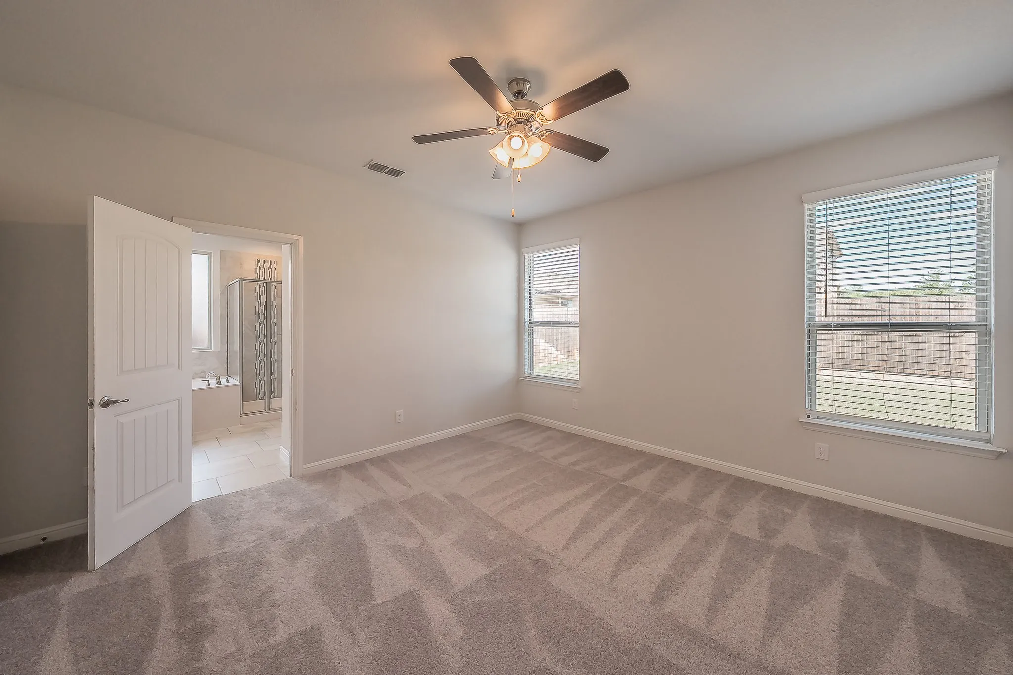 Single Family Residence For Sale in Denton County , 300 Oakbluff Drive, Denton, Texas 76210, 4 Bedroom, 3 Bathroom, 2 Garage spaces, 2,481 Sqft, built in 2019, mls#21397837, Real Estate Agent in Denton, Homes For Sale in Denton county, Homes For Sale in Denton, Realtor in Denton Texas, Real Estate Brokerage Independent Realty Texas, Luminita Cordes Realtor