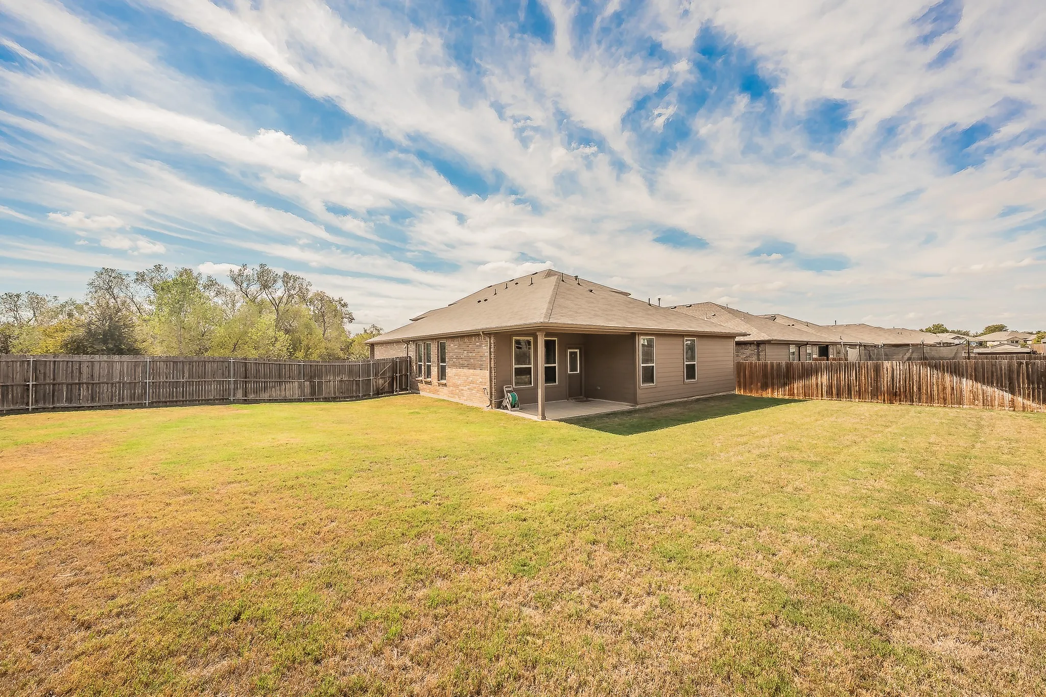 Single Family Residence For Sale in Denton County , 300 Oakbluff Drive, Denton, Texas 76210, 4 Bedroom, 3 Bathroom, 2 Garage spaces, 2,481 Sqft, built in 2019, mls#21397837, Real Estate Agent in Denton, Homes For Sale in Denton county, Homes For Sale in Denton, Realtor in Denton Texas, Real Estate Brokerage Independent Realty Texas, Luminita Cordes Realtor