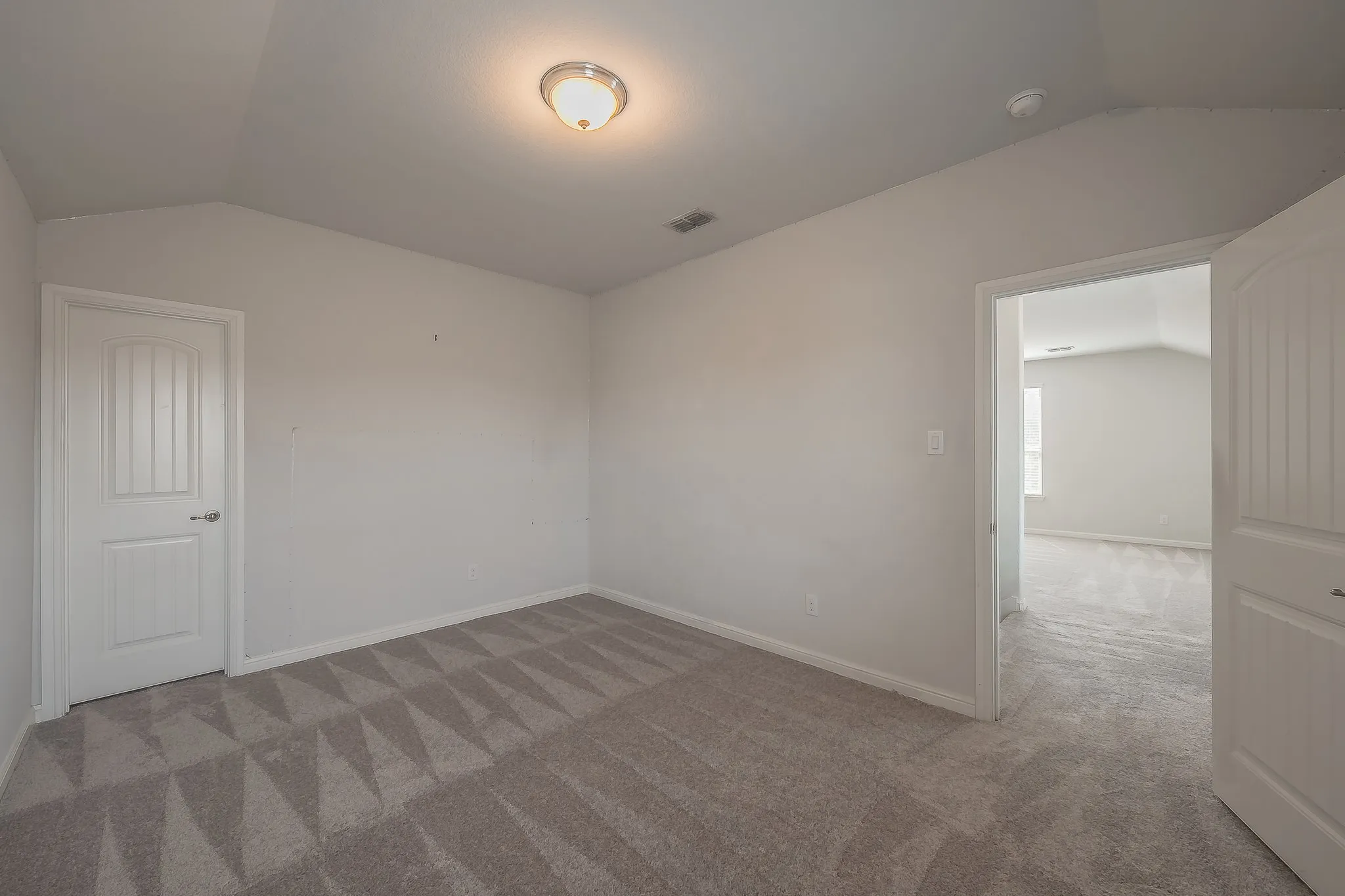 Single Family Residence For Sale in Denton County , 300 Oakbluff Drive, Denton, Texas 76210, 4 Bedroom, 3 Bathroom, 2 Garage spaces, 2,481 Sqft, built in 2019, mls#21397837, Real Estate Agent in Denton, Homes For Sale in Denton county, Homes For Sale in Denton, Realtor in Denton Texas, Real Estate Brokerage Independent Realty Texas, Luminita Cordes Realtor