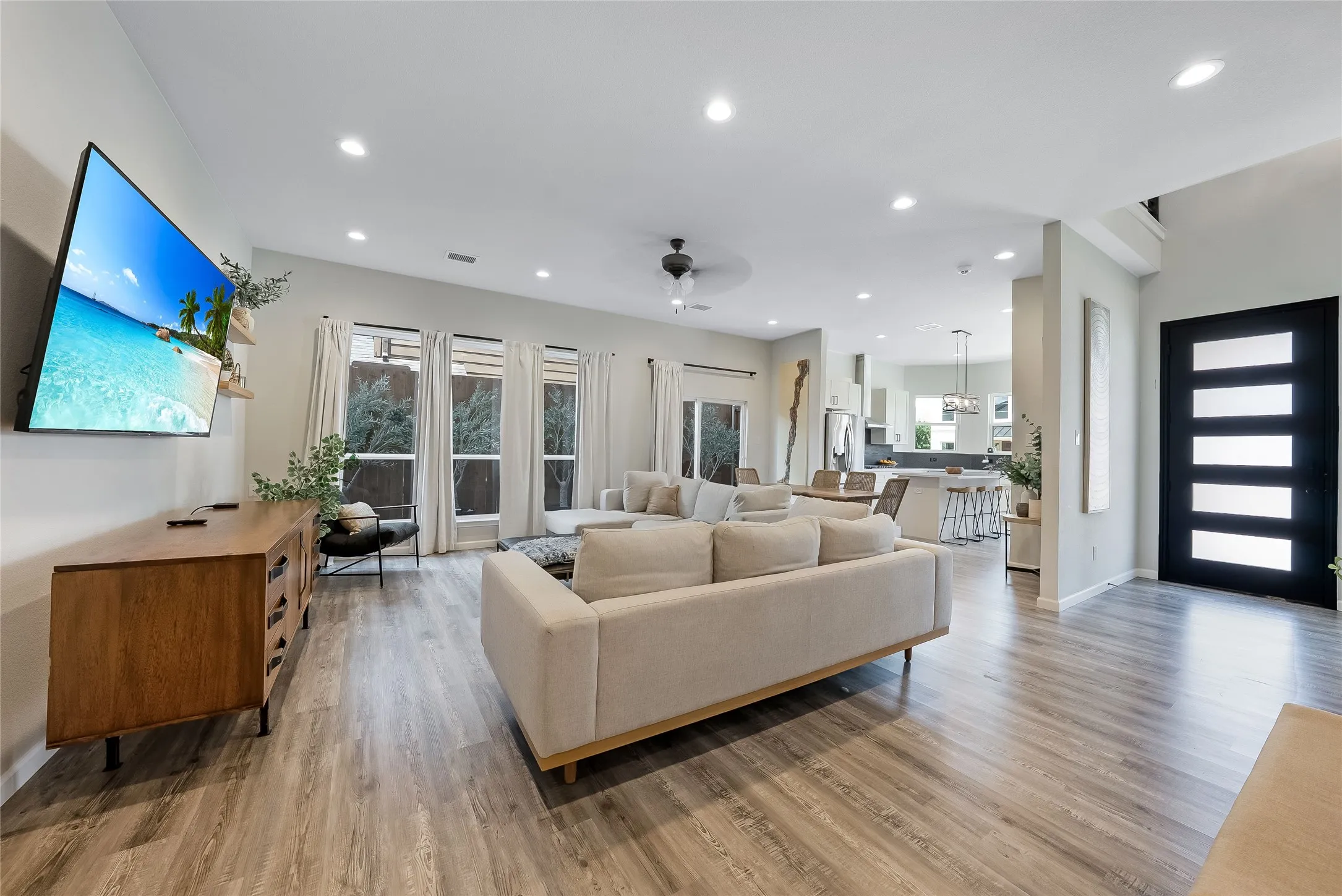 Single Family Residence For Rent in Dallas County , 7224 Bayhill Lane, Rowlett, Texas 75088, 3 Bedroom, 3 Bathroom, 2 Garage spaces, 2,368 Sqft, built in 2023, mls#21401441, Real Estate Agent in Rowlett, Homes For Rent in Dallas county, Homes For Rent in Rowlett, Realtor in Rowlett Texas, Real Estate Brokerage Independent Realty Texas, Luminita Cordes Realtor