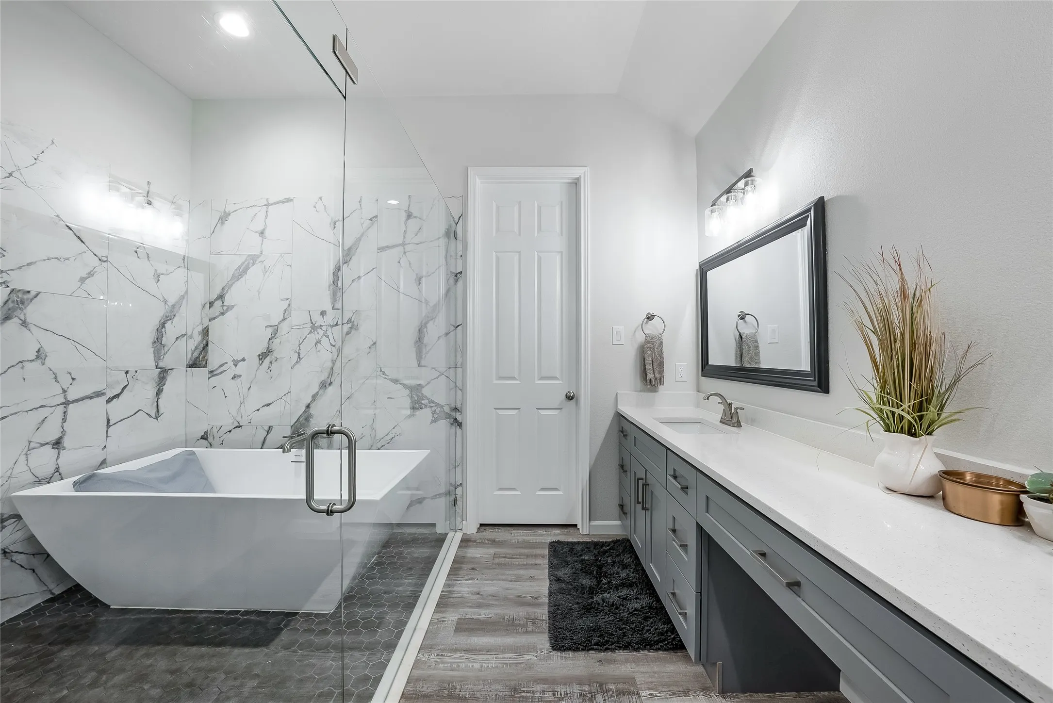 Single Family Residence For Rent in Dallas County , 7224 Bayhill Lane, Rowlett, Texas 75088, 3 Bedroom, 3 Bathroom, 2 Garage spaces, 2,368 Sqft, built in 2023, mls#21401441, Real Estate Agent in Rowlett, Homes For Rent in Dallas county, Homes For Rent in Rowlett, Realtor in Rowlett Texas, Real Estate Brokerage Independent Realty Texas, Luminita Cordes Realtor