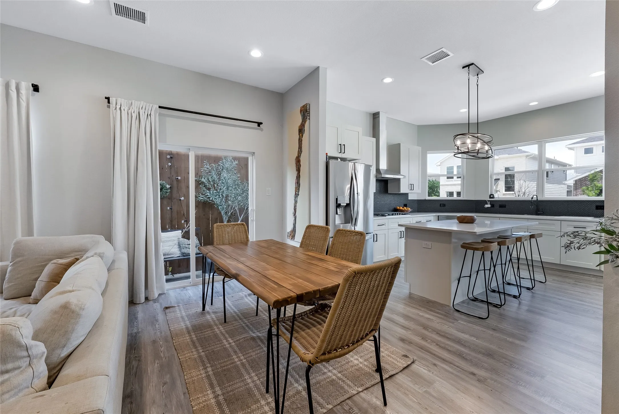 Single Family Residence For Rent in Dallas County , 7224 Bayhill Lane, Rowlett, Texas 75088, 3 Bedroom, 3 Bathroom, 2 Garage spaces, 2,368 Sqft, built in 2023, mls#21401441, Real Estate Agent in Rowlett, Homes For Rent in Dallas county, Homes For Rent in Rowlett, Realtor in Rowlett Texas, Real Estate Brokerage Independent Realty Texas, Luminita Cordes Realtor