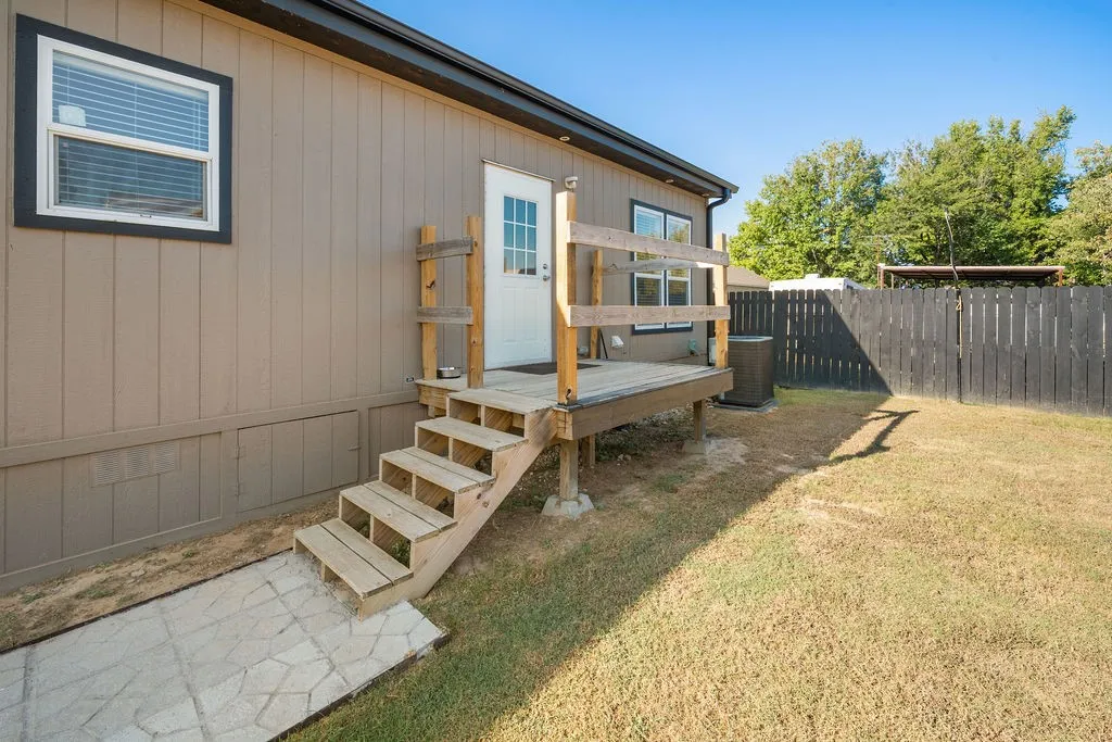 Manufactured Home For Sale in Wood County , 827 Cheyenne, Quitman, Texas 75783, 3 Bedroom, 2 Bathroom, 2 Garage spaces, 1,568 Sqft, built in 2022, mls#21402130, Real Estate Agent in Quitman, Homes For Sale in Wood county, Homes For Sale in Quitman, Realtor in Quitman Texas, Real Estate Brokerage Independent Realty Texas, Luminita Cordes Realtor