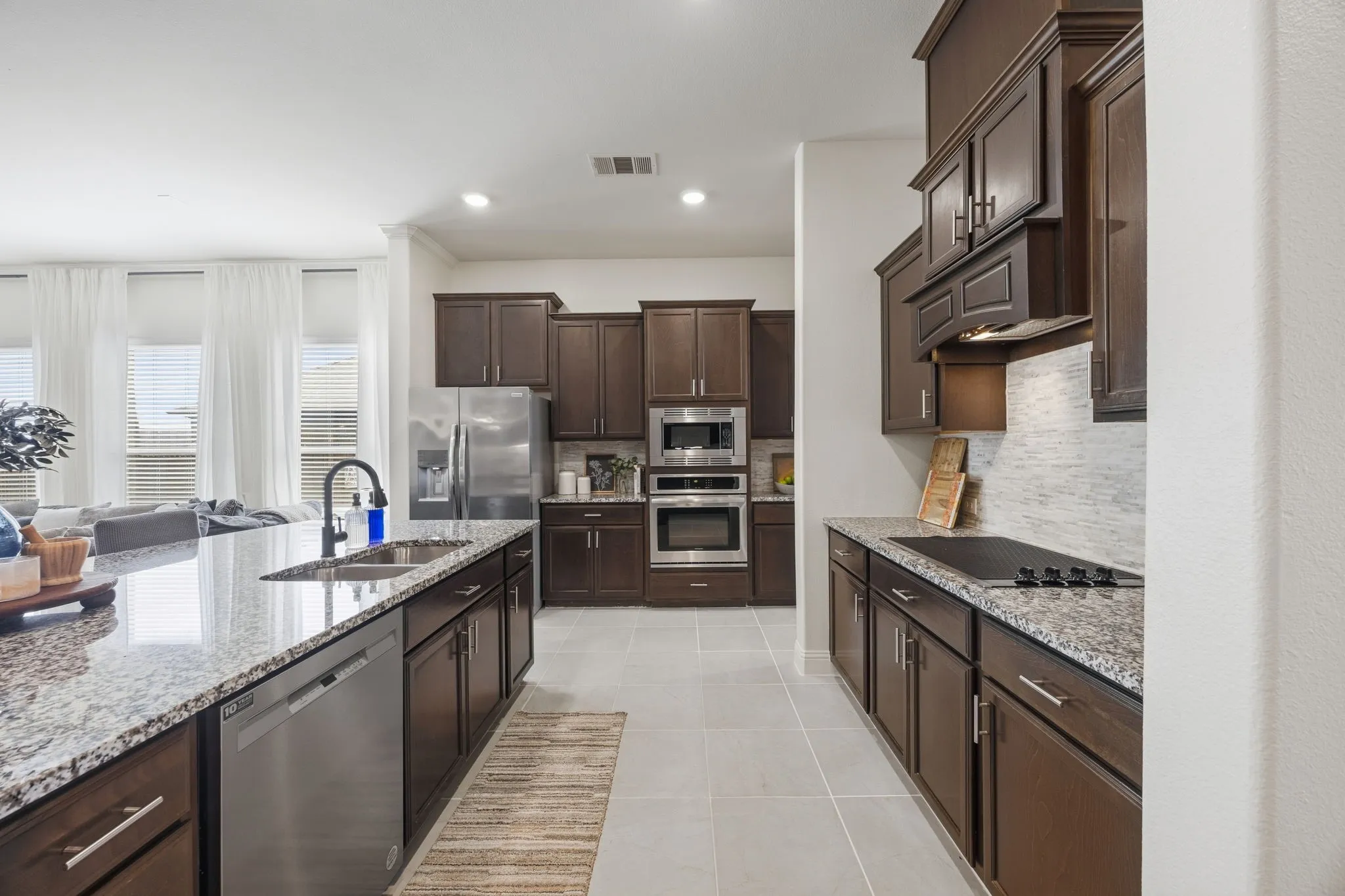 Single Family Residence For Sale in Denton County , 639 Woodridge Drive, Oak Point, Texas 75068, 4 Bedroom, 3 Bathroom, 3 Garage spaces, 2,694 Sqft, built in 2018, mls#21401657, Real Estate Agent in Oak Point, Homes For Sale in Denton county, Homes For Sale in Oak Point, Realtor in Oak Point Texas, Real Estate Brokerage Independent Realty Texas, Luminita Cordes Realtor