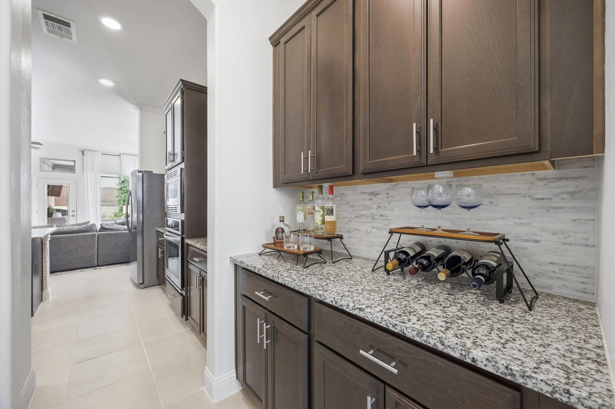 Single Family Residence For Sale in Denton County , 639 Woodridge Drive, Oak Point, Texas 75068, 4 Bedroom, 3 Bathroom, 3 Garage spaces, 2,694 Sqft, built in 2018, mls#21401657, Real Estate Agent in Oak Point, Homes For Sale in Denton county, Homes For Sale in Oak Point, Realtor in Oak Point Texas, Real Estate Brokerage Independent Realty Texas, Luminita Cordes Realtor
