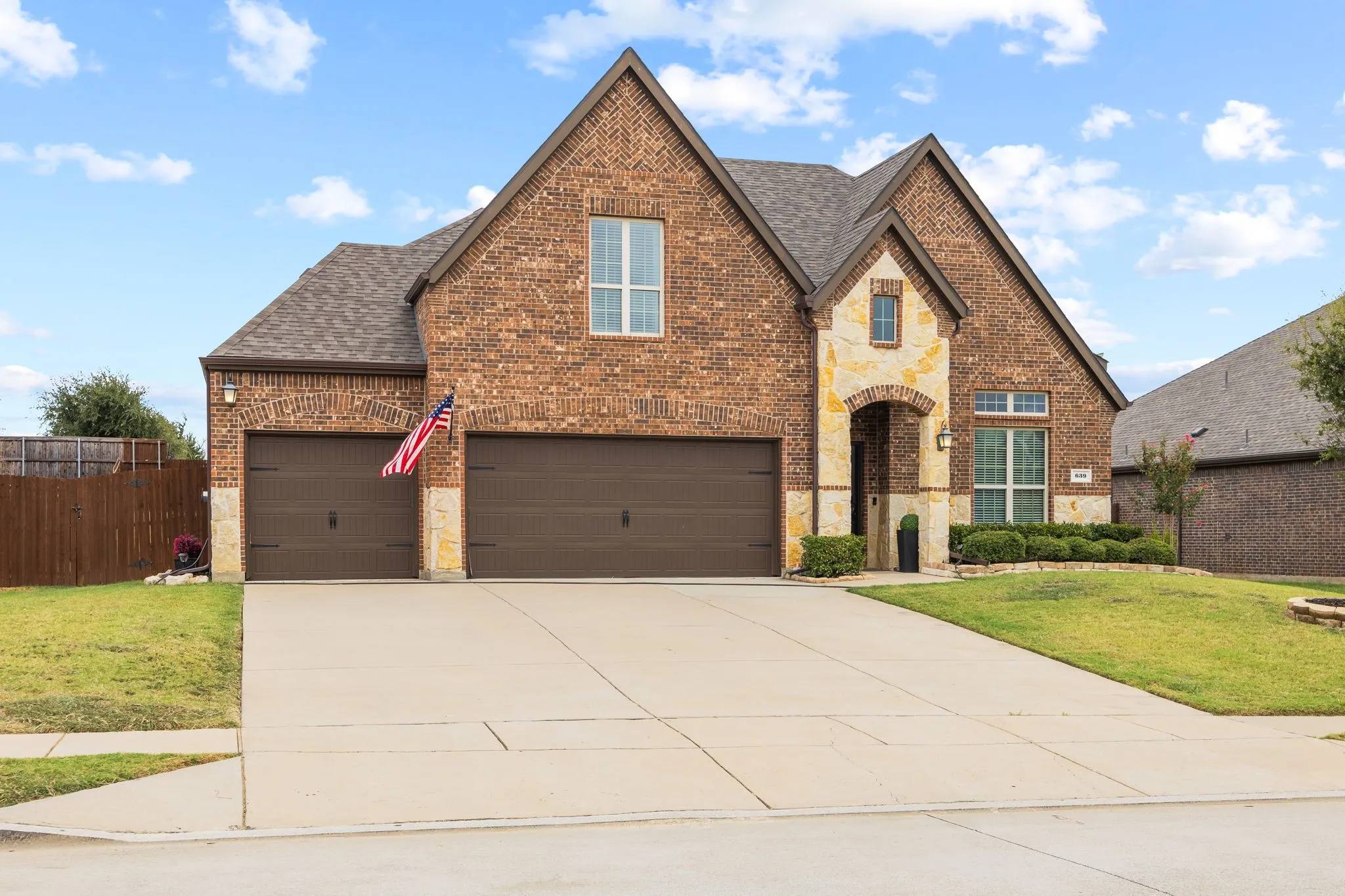 Single Family Residence For Sale in Denton County , 639 Woodridge Drive, Oak Point, Texas 75068, 4 Bedroom, 3 Bathroom, 3 Garage spaces, 2,694 Sqft, built in 2018, mls#21401657, Real Estate Agent in Oak Point, Homes For Sale in Denton county, Homes For Sale in Oak Point, Realtor in Oak Point Texas, Real Estate Brokerage Independent Realty Texas, Luminita Cordes Realtor