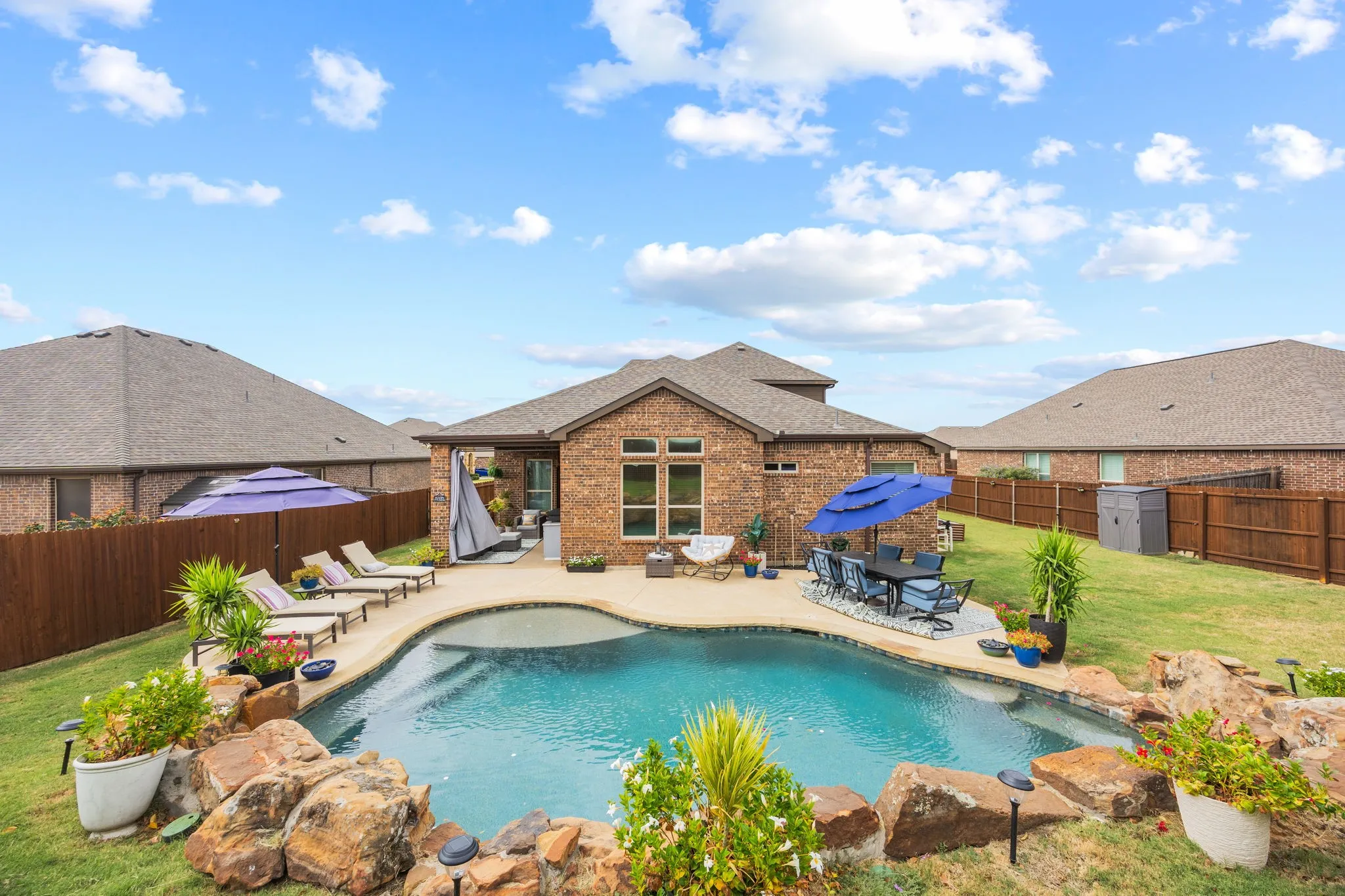 Single Family Residence For Sale in Denton County , 639 Woodridge Drive, Oak Point, Texas 75068, 4 Bedroom, 3 Bathroom, 3 Garage spaces, 2,694 Sqft, built in 2018, mls#21401657, Real Estate Agent in Oak Point, Homes For Sale in Denton county, Homes For Sale in Oak Point, Realtor in Oak Point Texas, Real Estate Brokerage Independent Realty Texas, Luminita Cordes Realtor