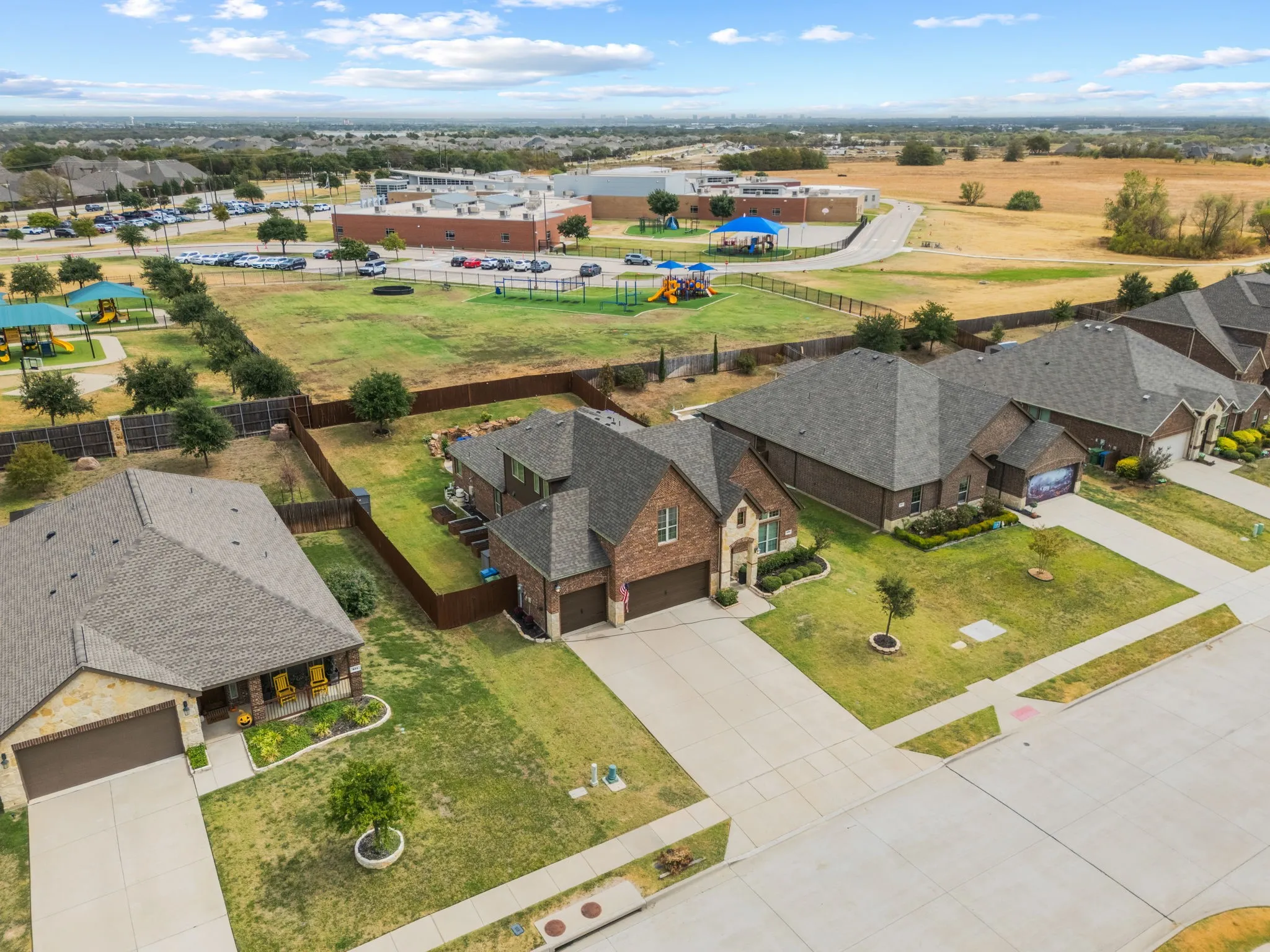 Single Family Residence For Sale in Denton County , 639 Woodridge Drive, Oak Point, Texas 75068, 4 Bedroom, 3 Bathroom, 3 Garage spaces, 2,694 Sqft, built in 2018, mls#21401657, Real Estate Agent in Oak Point, Homes For Sale in Denton county, Homes For Sale in Oak Point, Realtor in Oak Point Texas, Real Estate Brokerage Independent Realty Texas, Luminita Cordes Realtor