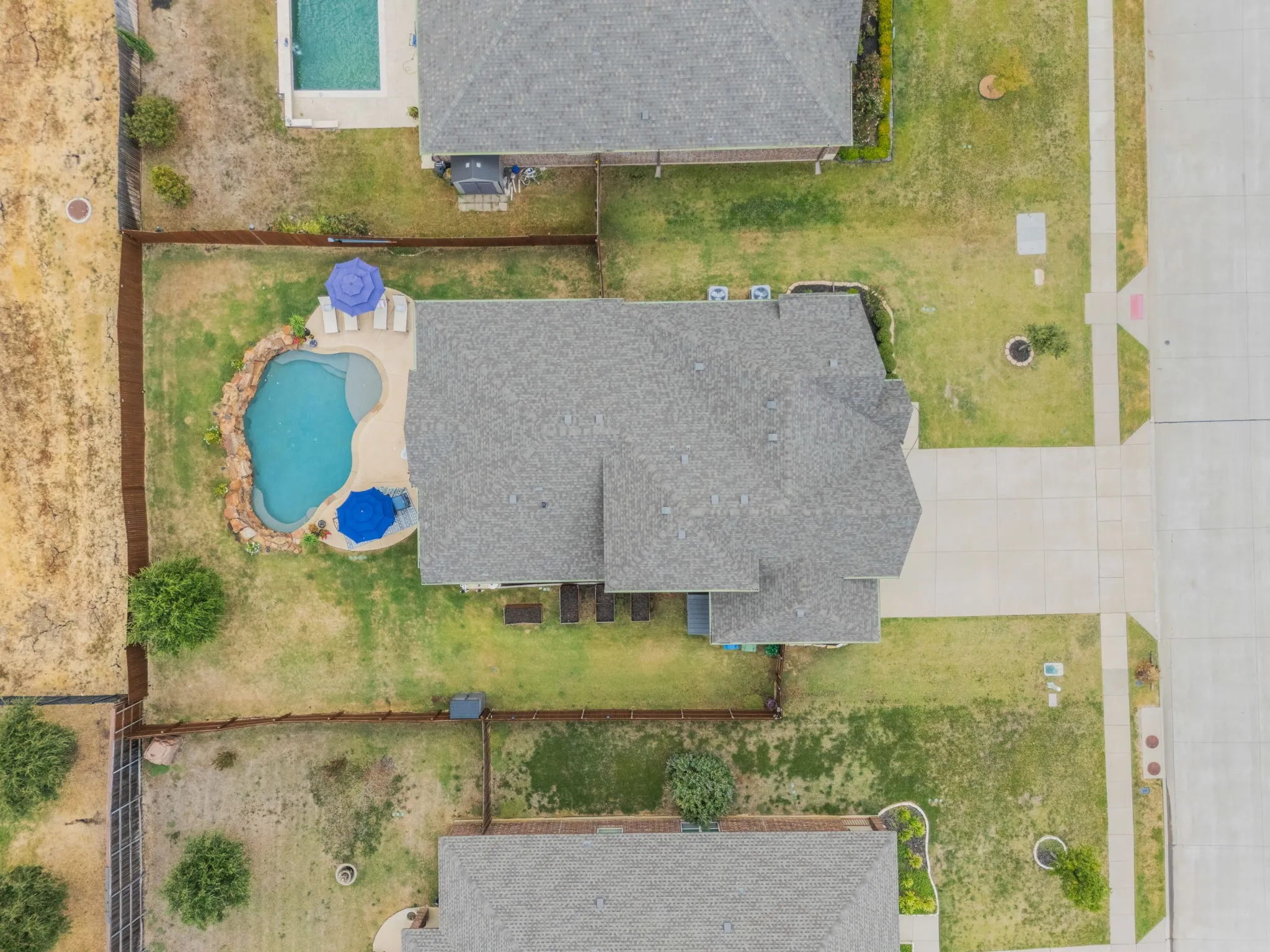 Single Family Residence For Sale in Denton County , 639 Woodridge Drive, Oak Point, Texas 75068, 4 Bedroom, 3 Bathroom, 3 Garage spaces, 2,694 Sqft, built in 2018, mls#21401657, Real Estate Agent in Oak Point, Homes For Sale in Denton county, Homes For Sale in Oak Point, Realtor in Oak Point Texas, Real Estate Brokerage Independent Realty Texas, Luminita Cordes Realtor