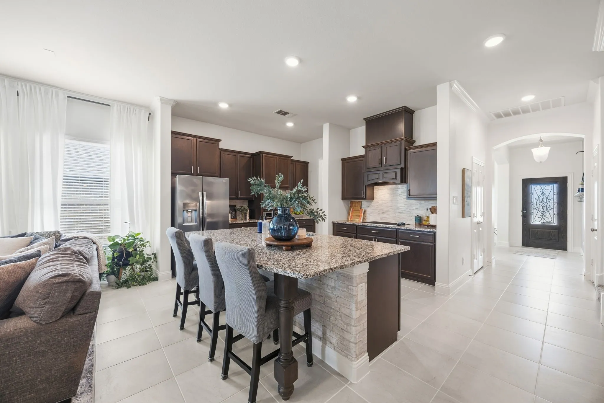 Single Family Residence For Sale in Denton County , 639 Woodridge Drive, Oak Point, Texas 75068, 4 Bedroom, 3 Bathroom, 3 Garage spaces, 2,694 Sqft, built in 2018, mls#21401657, Real Estate Agent in Oak Point, Homes For Sale in Denton county, Homes For Sale in Oak Point, Realtor in Oak Point Texas, Real Estate Brokerage Independent Realty Texas, Luminita Cordes Realtor