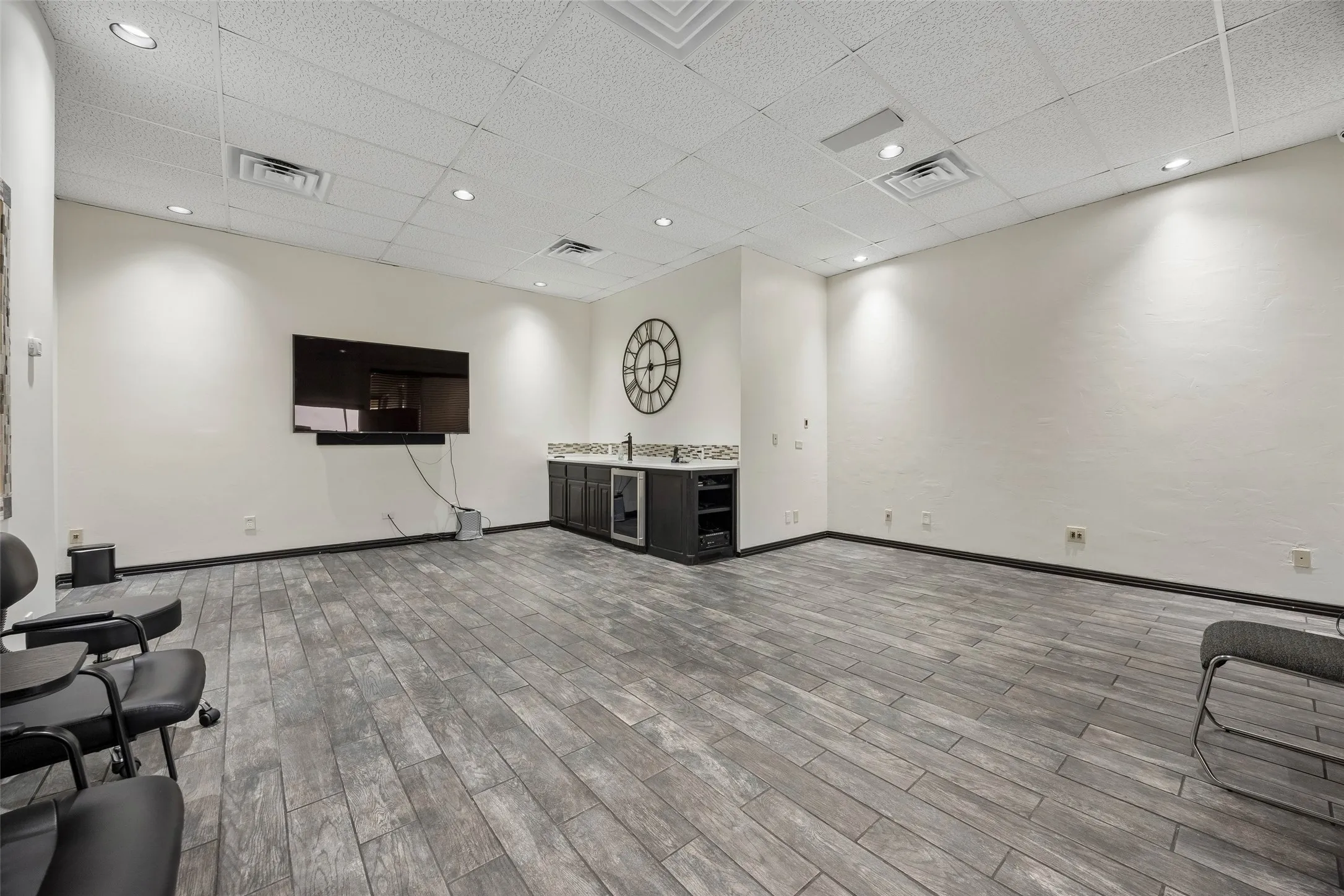 Office For Rent in Denton County , 208 N Hwy 377, Roanoke, Texas 76262, 0, 0, Garage spaces, 0 Sqft, built in 1993, mls#21400728, Real Estate Agent in Roanoke, Homes For Rent in Denton county, Homes For Rent in Roanoke, Realtor in Roanoke Texas, Real Estate Brokerage Independent Realty Texas, Luminita Cordes Realtor