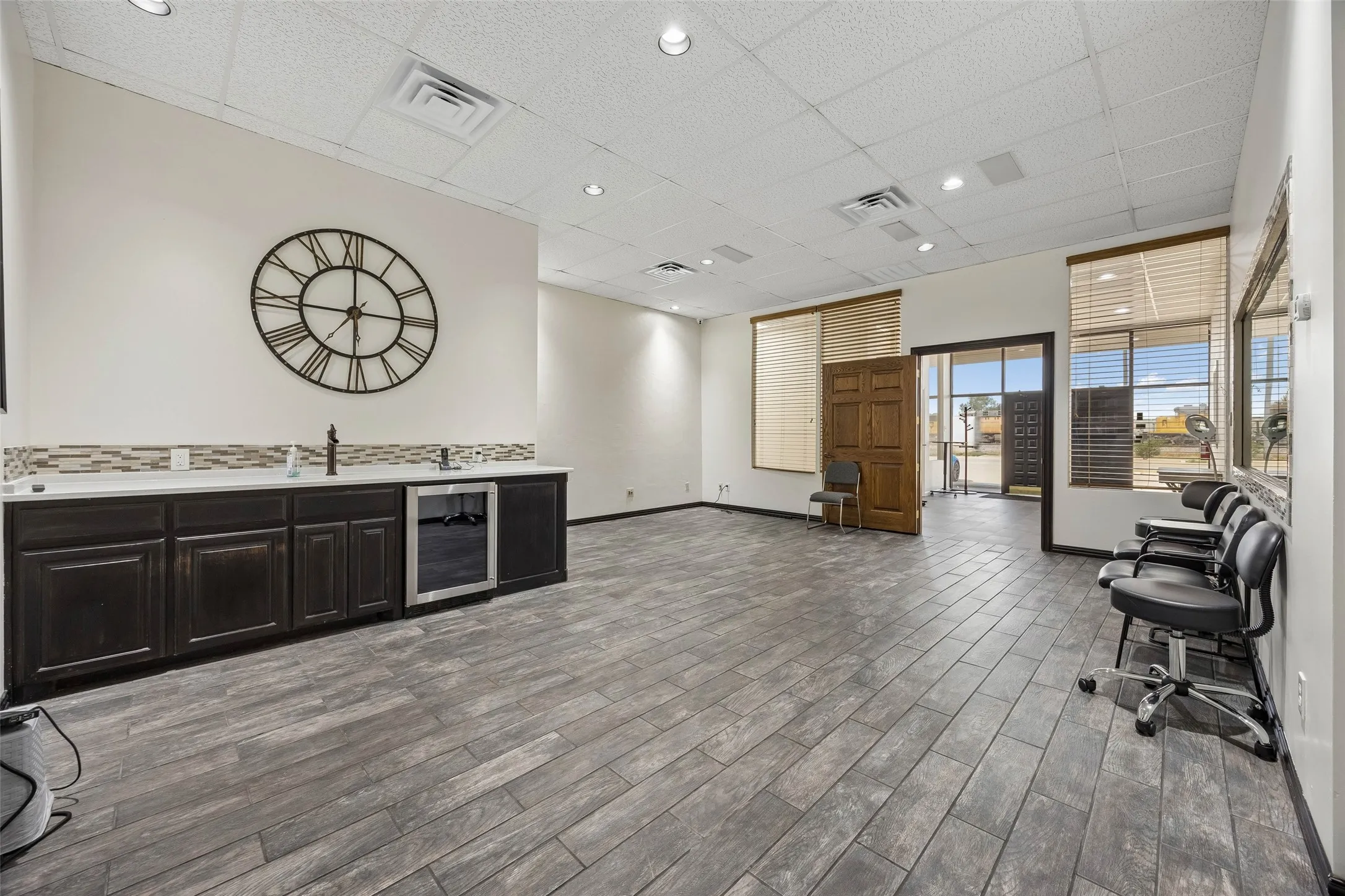 Office For Rent in Denton County , 208 N Hwy 377, Roanoke, Texas 76262, 0, 0, Garage spaces, 0 Sqft, built in 1993, mls#21400728, Real Estate Agent in Roanoke, Homes For Rent in Denton county, Homes For Rent in Roanoke, Realtor in Roanoke Texas, Real Estate Brokerage Independent Realty Texas, Luminita Cordes Realtor