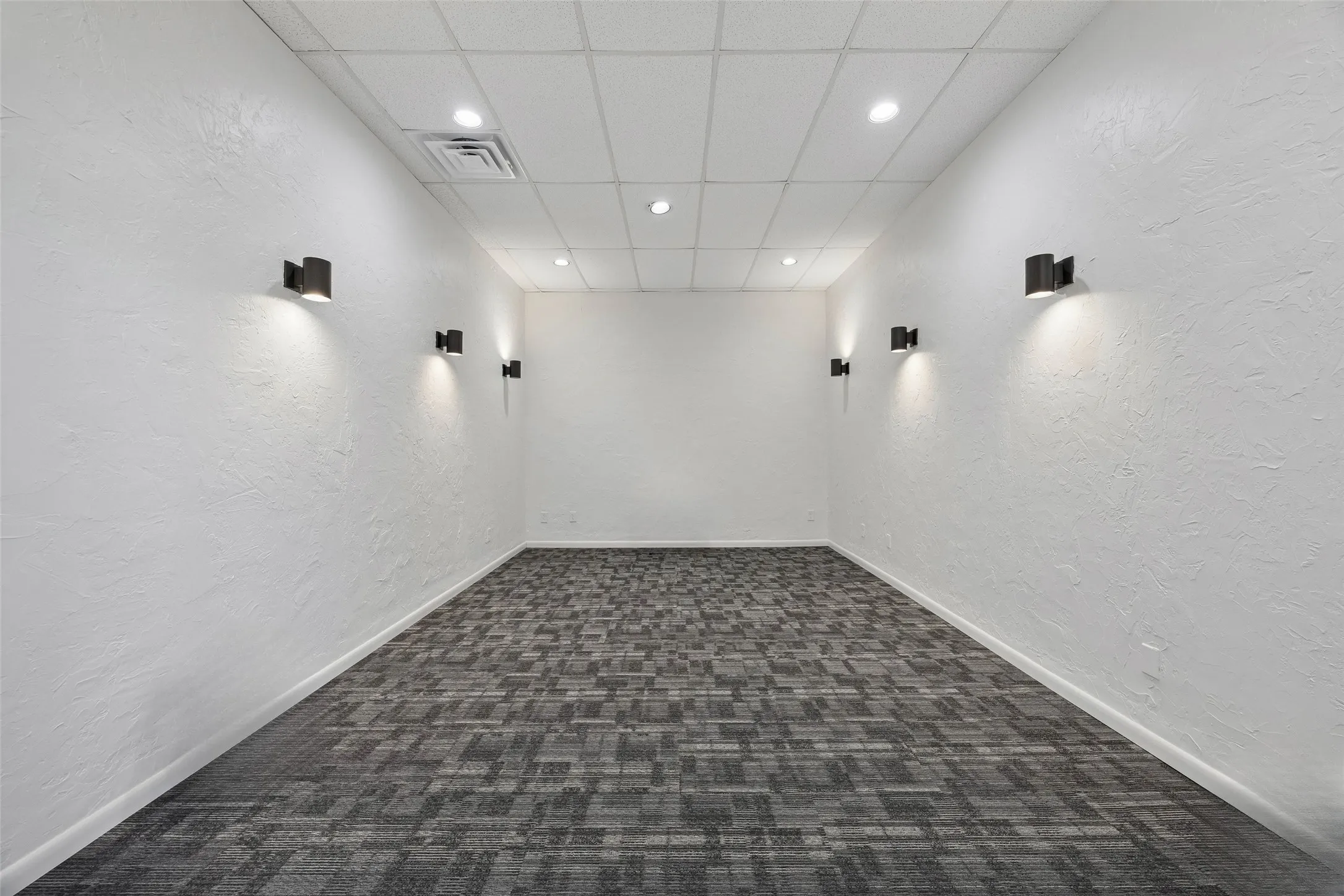 Office For Rent in Denton County , 208 N Hwy 377, Roanoke, Texas 76262, 0, 0, Garage spaces, 0 Sqft, built in 1993, mls#21400728, Real Estate Agent in Roanoke, Homes For Rent in Denton county, Homes For Rent in Roanoke, Realtor in Roanoke Texas, Real Estate Brokerage Independent Realty Texas, Luminita Cordes Realtor
