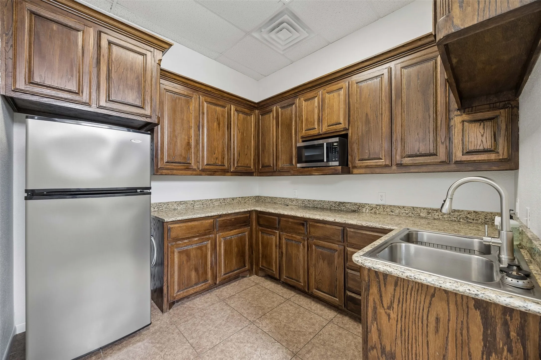 Office For Rent in Denton County , 208 N Hwy 377, Roanoke, Texas 76262, 0, 0, Garage spaces, 0 Sqft, built in 1993, mls#21400728, Real Estate Agent in Roanoke, Homes For Rent in Denton county, Homes For Rent in Roanoke, Realtor in Roanoke Texas, Real Estate Brokerage Independent Realty Texas, Luminita Cordes Realtor