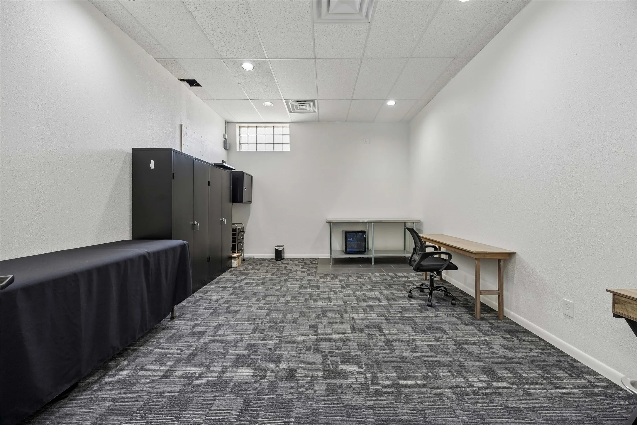 Office For Rent in Denton County , 208 N Hwy 377, Roanoke, Texas 76262, 0, 0, Garage spaces, 0 Sqft, built in 1993, mls#21400728, Real Estate Agent in Roanoke, Homes For Rent in Denton county, Homes For Rent in Roanoke, Realtor in Roanoke Texas, Real Estate Brokerage Independent Realty Texas, Luminita Cordes Realtor