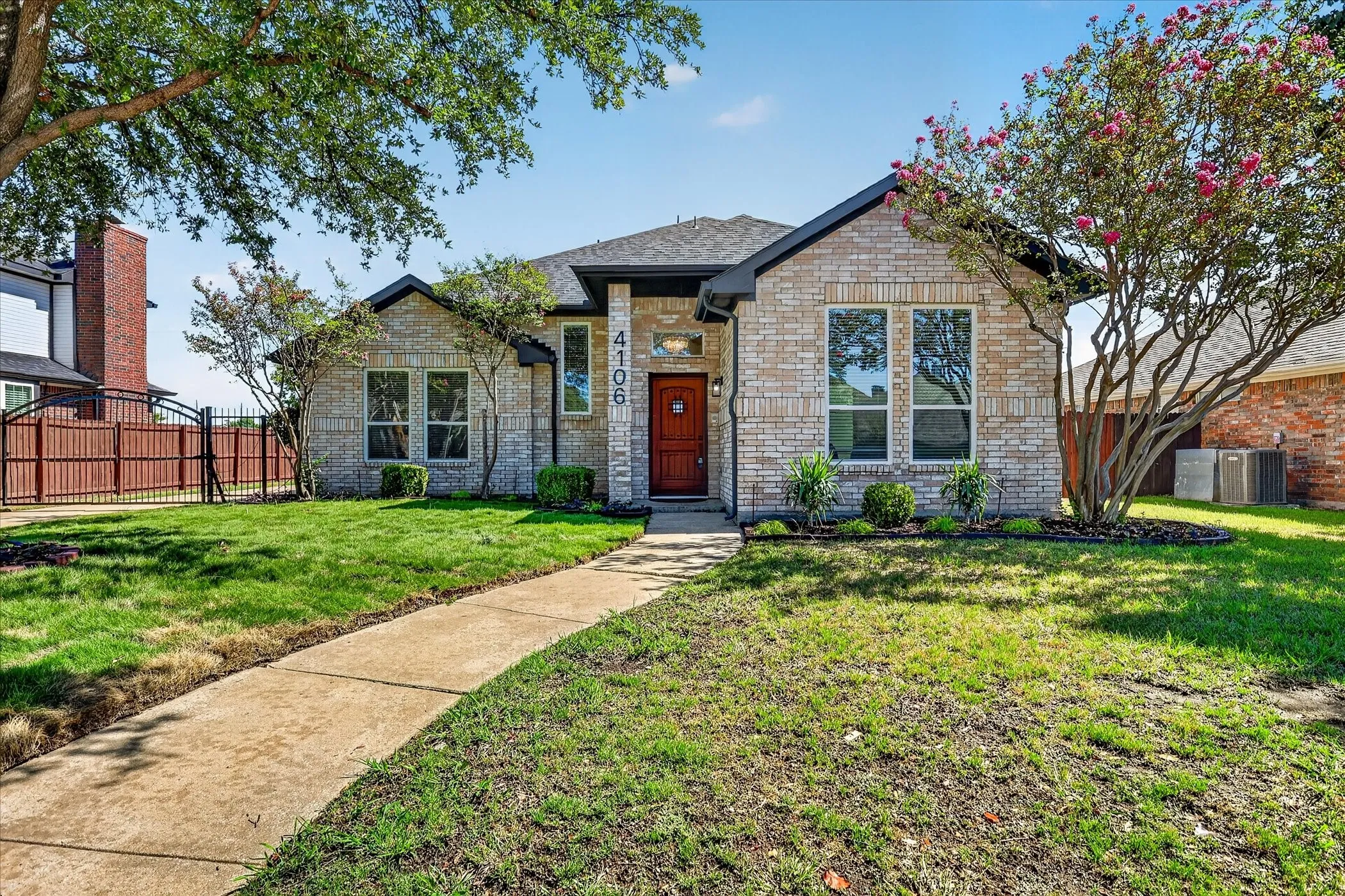 Single Family Residence For Sale in Denton County , 4106 Ridgecrest Trail, Carrollton, Texas 75007, 4 Bedroom, 3 Bathroom, 2 Garage spaces, 2,468 Sqft, built in 1993, mls#21402138, Real Estate Agent in Carrollton, Homes For Sale in Denton county, Homes For Sale in Carrollton, Realtor in Carrollton Texas, Real Estate Brokerage Independent Realty Texas, Luminita Cordes Realtor