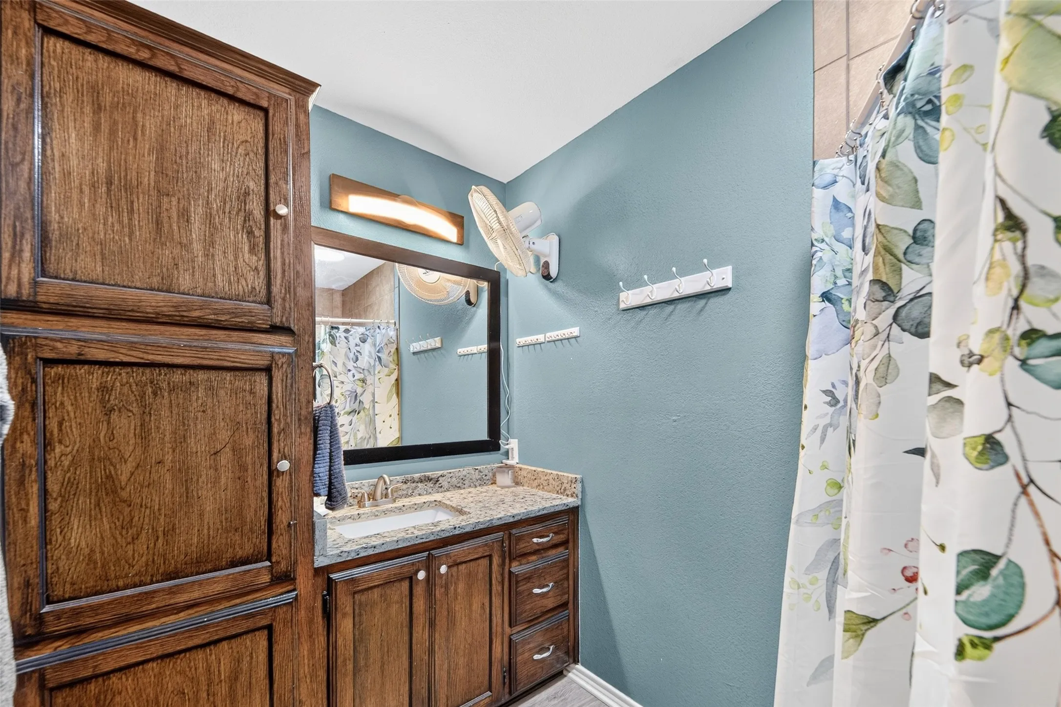 Single Family Residence For Sale in Wise County , 1290 County Road 3355, Paradise, Texas 76073, 4 Bedroom, 2 Bathroom, Garage spaces, 2,207 Sqft, built in 1991, mls#21402006, Real Estate Agent in Paradise, Homes For Sale in Wise county, Homes For Sale in Paradise, Realtor in Paradise Texas, Real Estate Brokerage Independent Realty Texas, Luminita Cordes Realtor