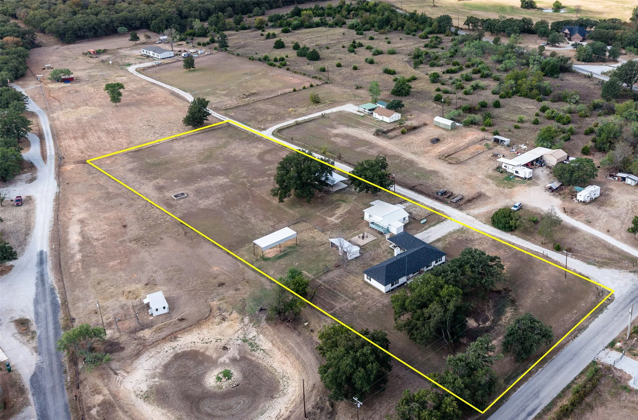 Single Family Residence For Sale in Wise County , 1290 County Road 3355, Paradise, Texas 76073, 4 Bedroom, 2 Bathroom, Garage spaces, 2,207 Sqft, built in 1991, mls#21402006, Real Estate Agent in Paradise, Homes For Sale in Wise county, Homes For Sale in Paradise, Realtor in Paradise Texas, Real Estate Brokerage Independent Realty Texas, Luminita Cordes Realtor
