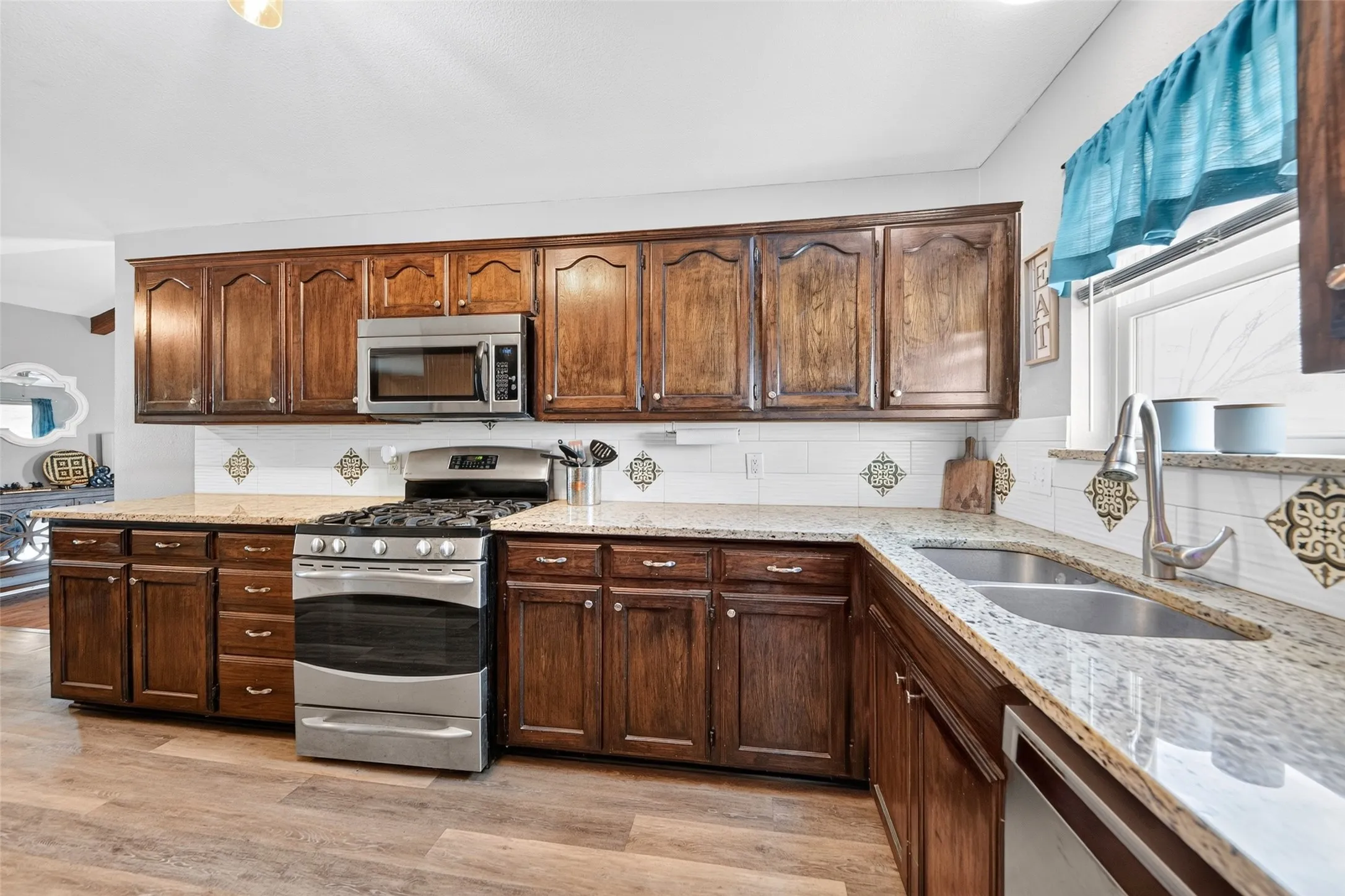 Single Family Residence For Sale in Wise County , 1290 County Road 3355, Paradise, Texas 76073, 4 Bedroom, 2 Bathroom, Garage spaces, 2,207 Sqft, built in 1991, mls#21402006, Real Estate Agent in Paradise, Homes For Sale in Wise county, Homes For Sale in Paradise, Realtor in Paradise Texas, Real Estate Brokerage Independent Realty Texas, Luminita Cordes Realtor