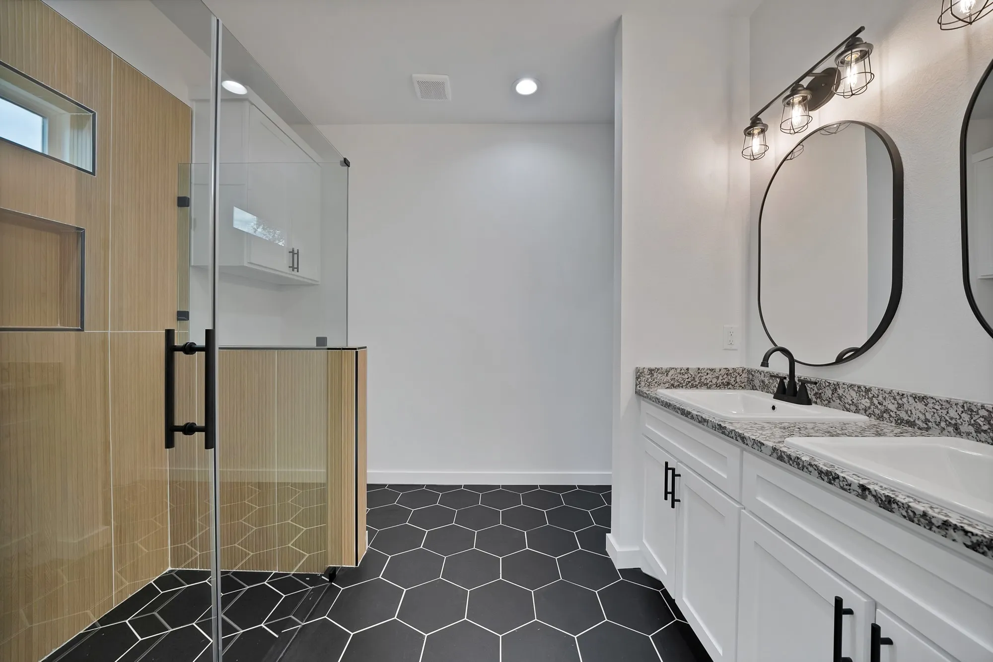 Single Family Residence For Sale in Tarrant County , 3005 Hanna Avenue, Fort Worth, Texas 76106, 4 Bedroom, 2 Bathroom, 2 Garage spaces, 1,802 Sqft, built in 2026, mls#21402079, Real Estate Agent in Fort Worth, Homes For Sale in Tarrant county, Homes For Sale in Fort Worth, Realtor in Fort Worth Texas, Real Estate Brokerage Independent Realty Texas, Luminita Cordes Realtor