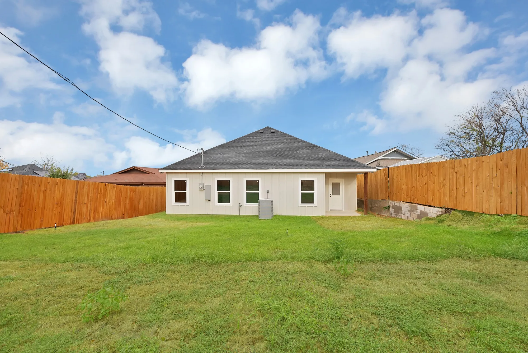 Single Family Residence For Sale in Tarrant County , 3005 Hanna Avenue, Fort Worth, Texas 76106, 4 Bedroom, 2 Bathroom, 2 Garage spaces, 1,802 Sqft, built in 2026, mls#21402079, Real Estate Agent in Fort Worth, Homes For Sale in Tarrant county, Homes For Sale in Fort Worth, Realtor in Fort Worth Texas, Real Estate Brokerage Independent Realty Texas, Luminita Cordes Realtor