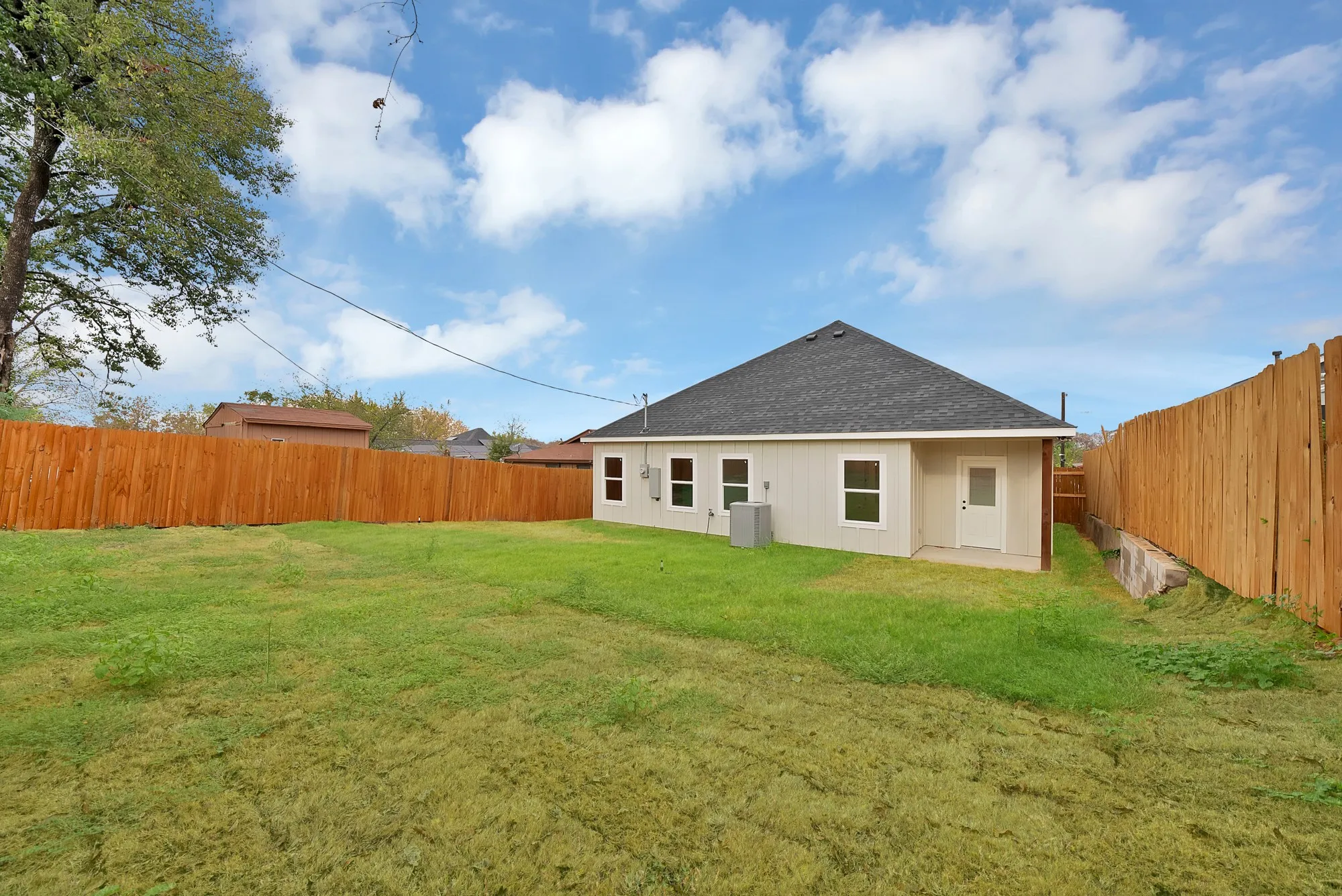 Single Family Residence For Sale in Tarrant County , 3005 Hanna Avenue, Fort Worth, Texas 76106, 4 Bedroom, 2 Bathroom, 2 Garage spaces, 1,802 Sqft, built in 2026, mls#21402079, Real Estate Agent in Fort Worth, Homes For Sale in Tarrant county, Homes For Sale in Fort Worth, Realtor in Fort Worth Texas, Real Estate Brokerage Independent Realty Texas, Luminita Cordes Realtor